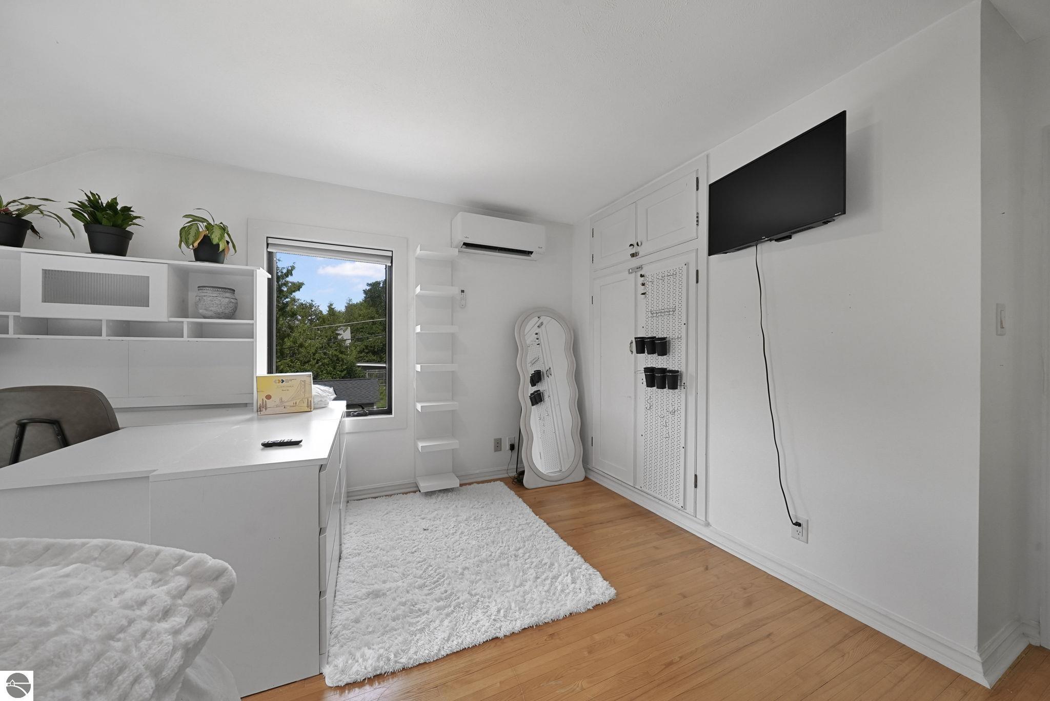 7320 Peninsula Drive