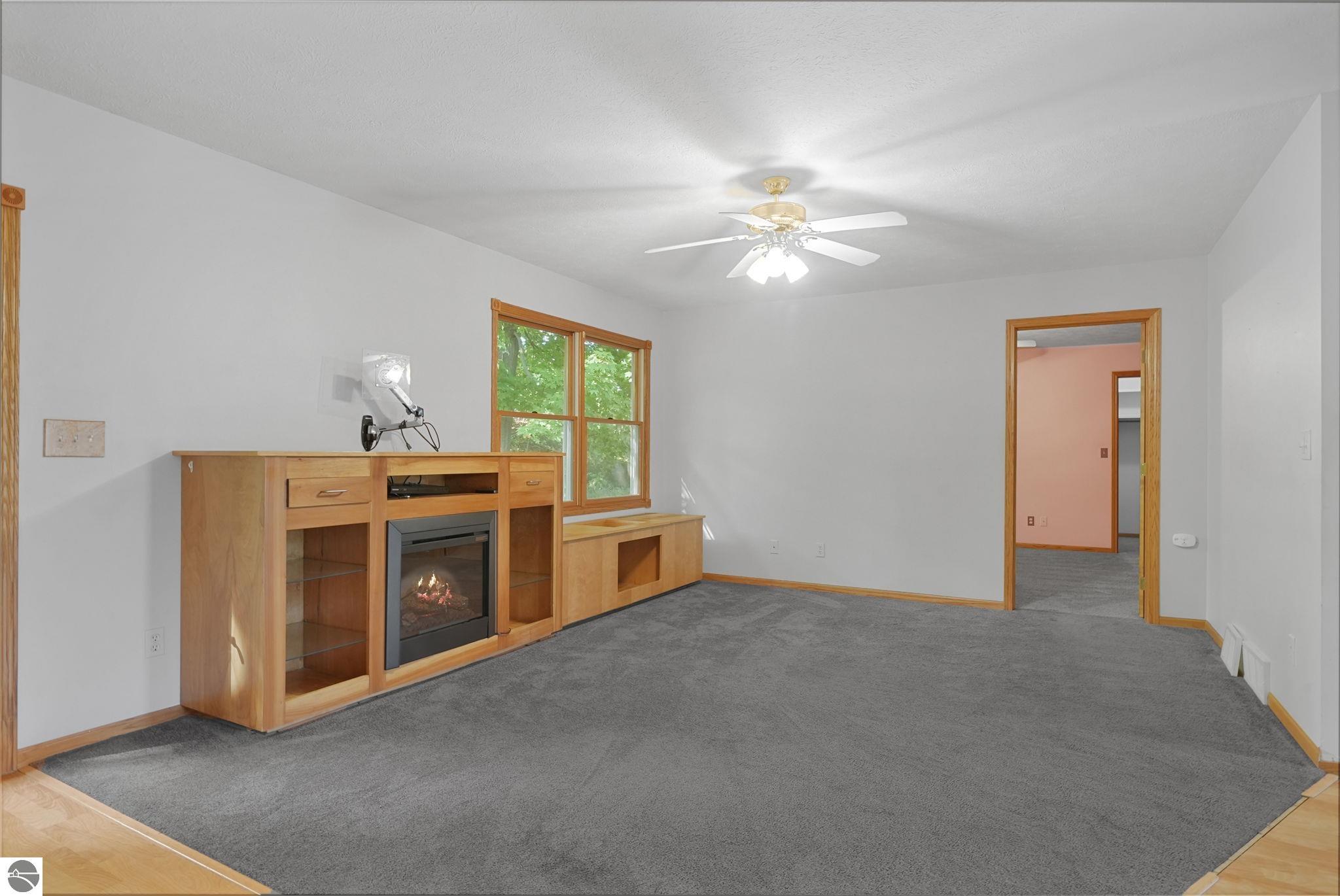 1251 Farmington Drive