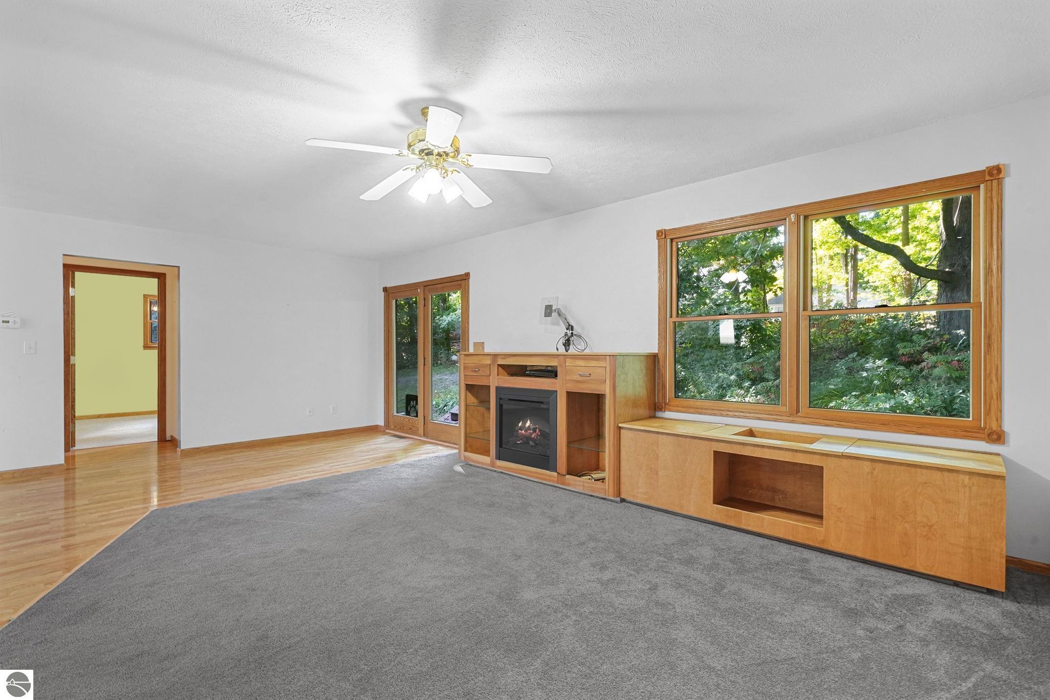 1251 Farmington Drive