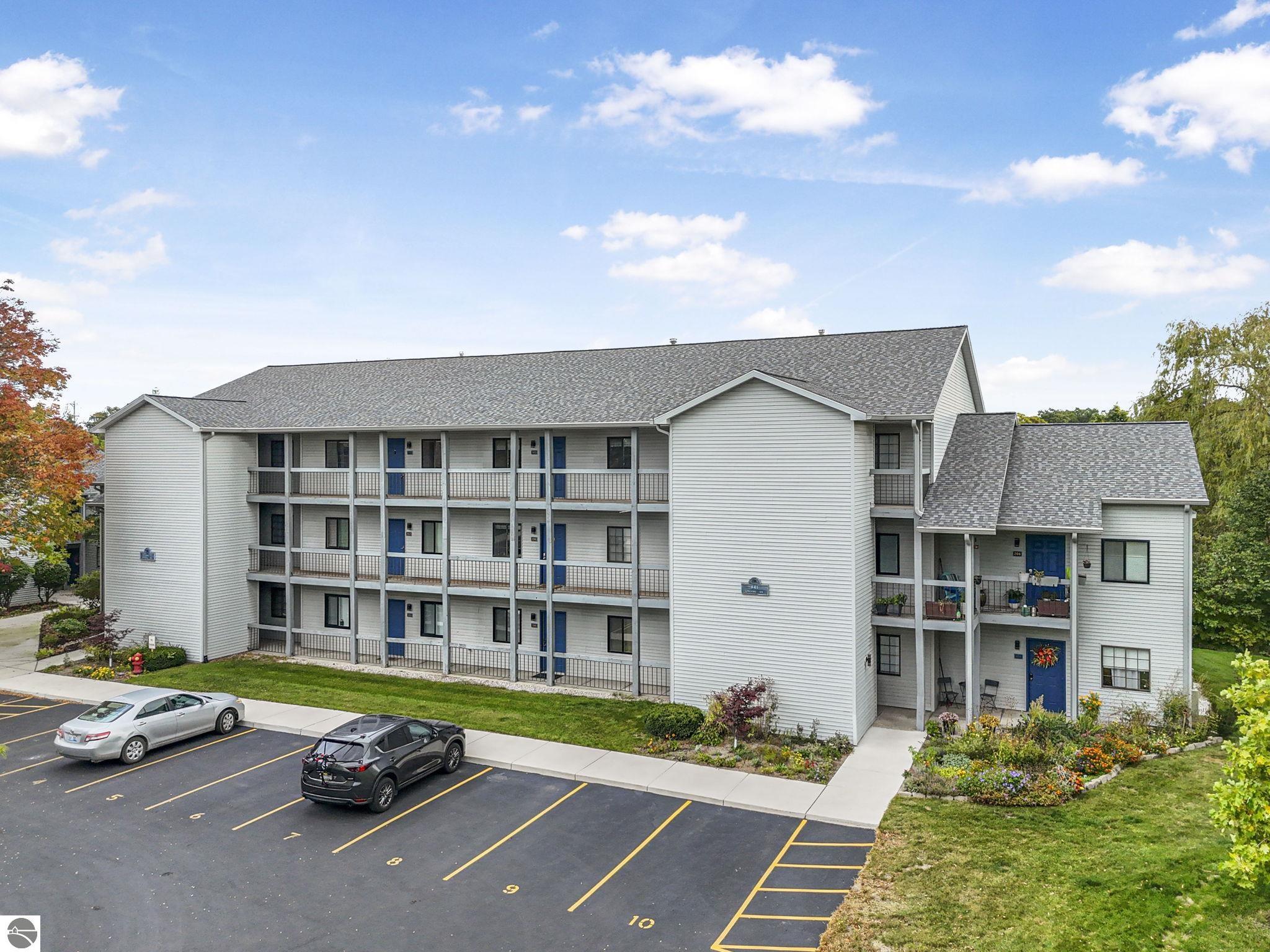 641 Riverine Drive # 302