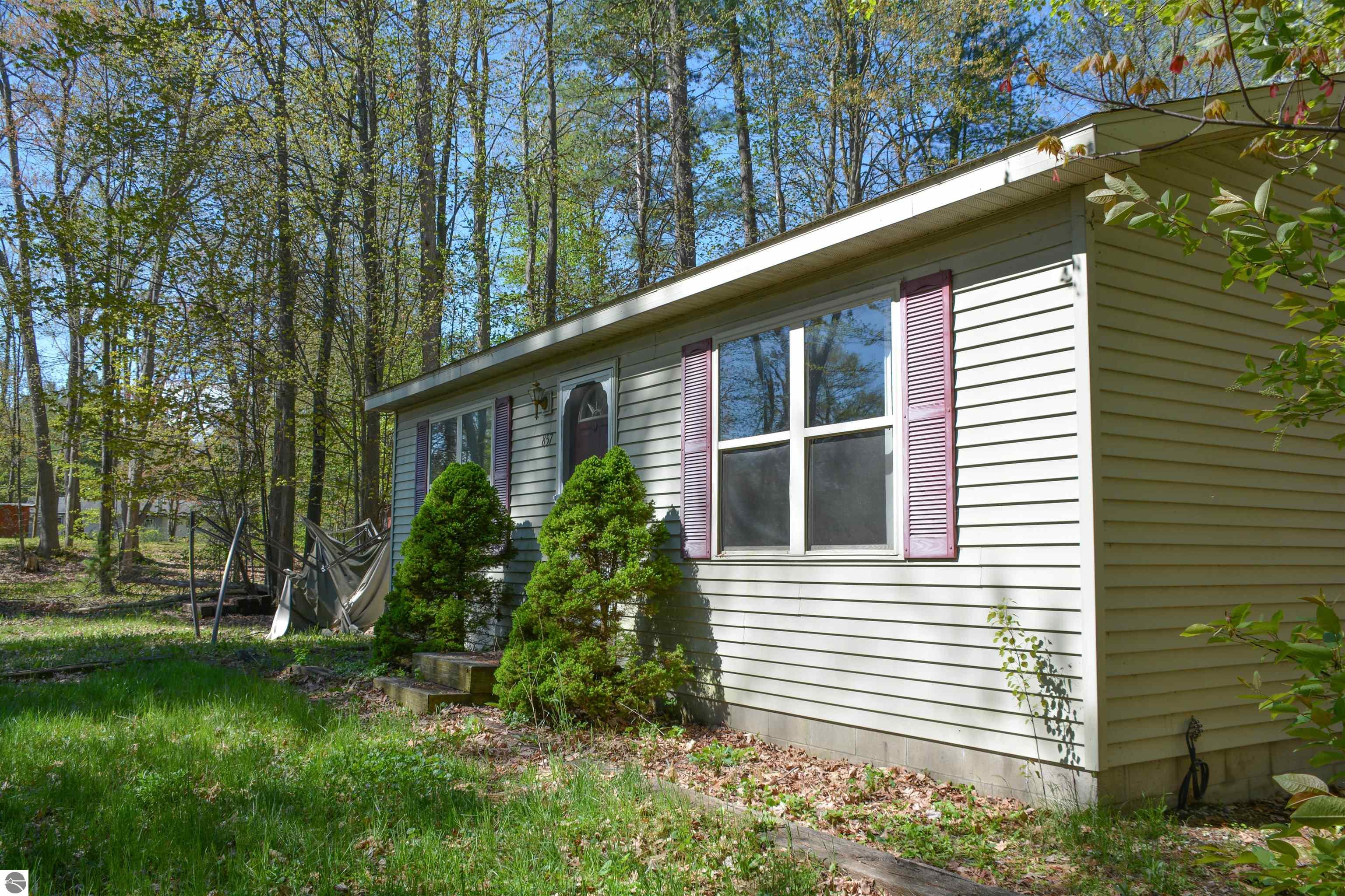 857 Maryjo Drive