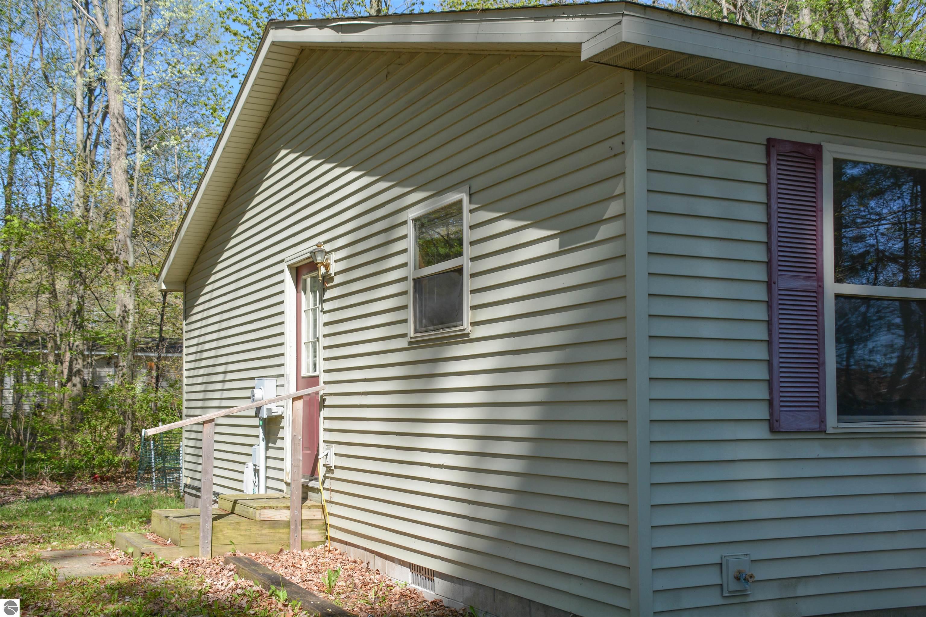 857 Maryjo Drive