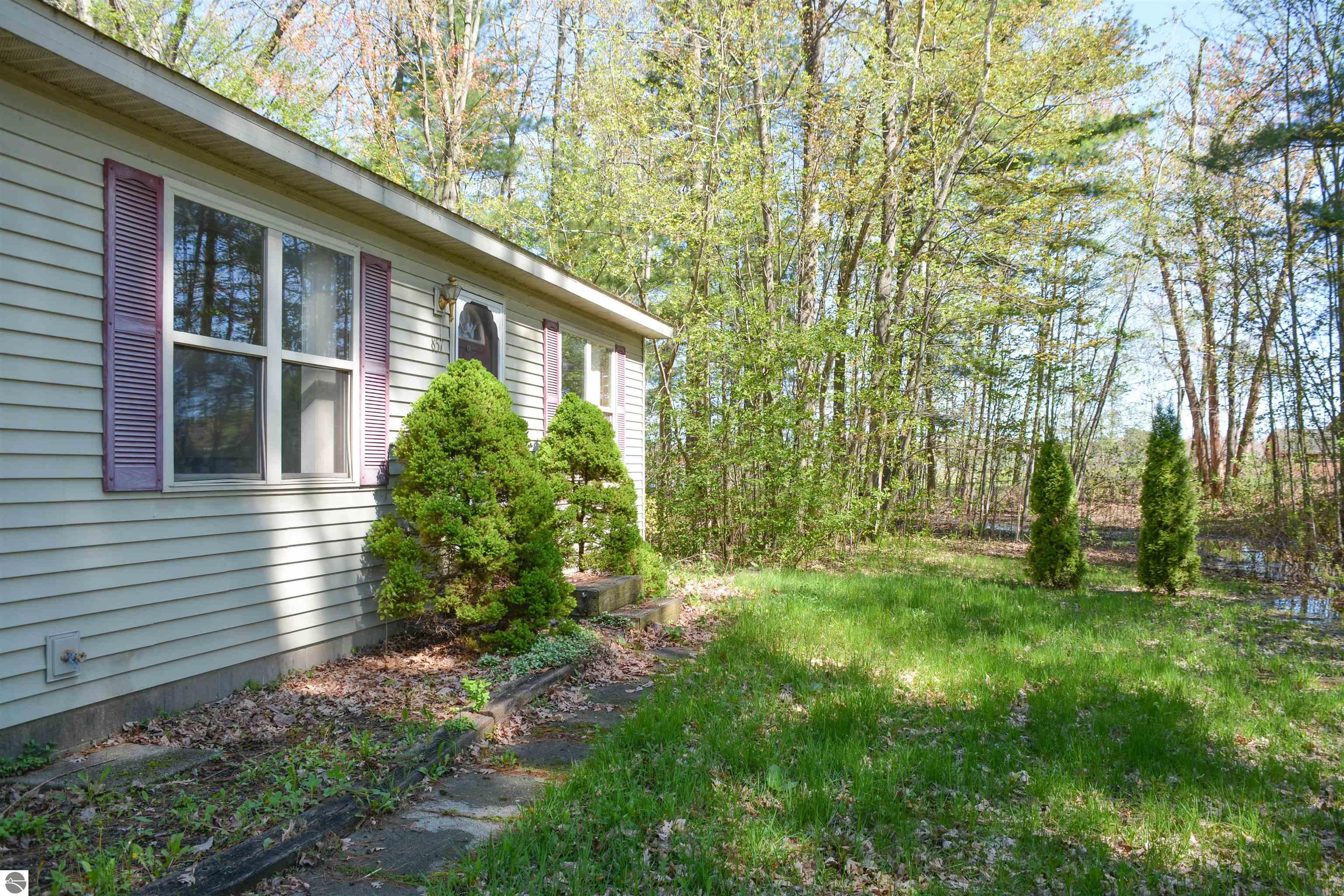 857 Maryjo Drive
