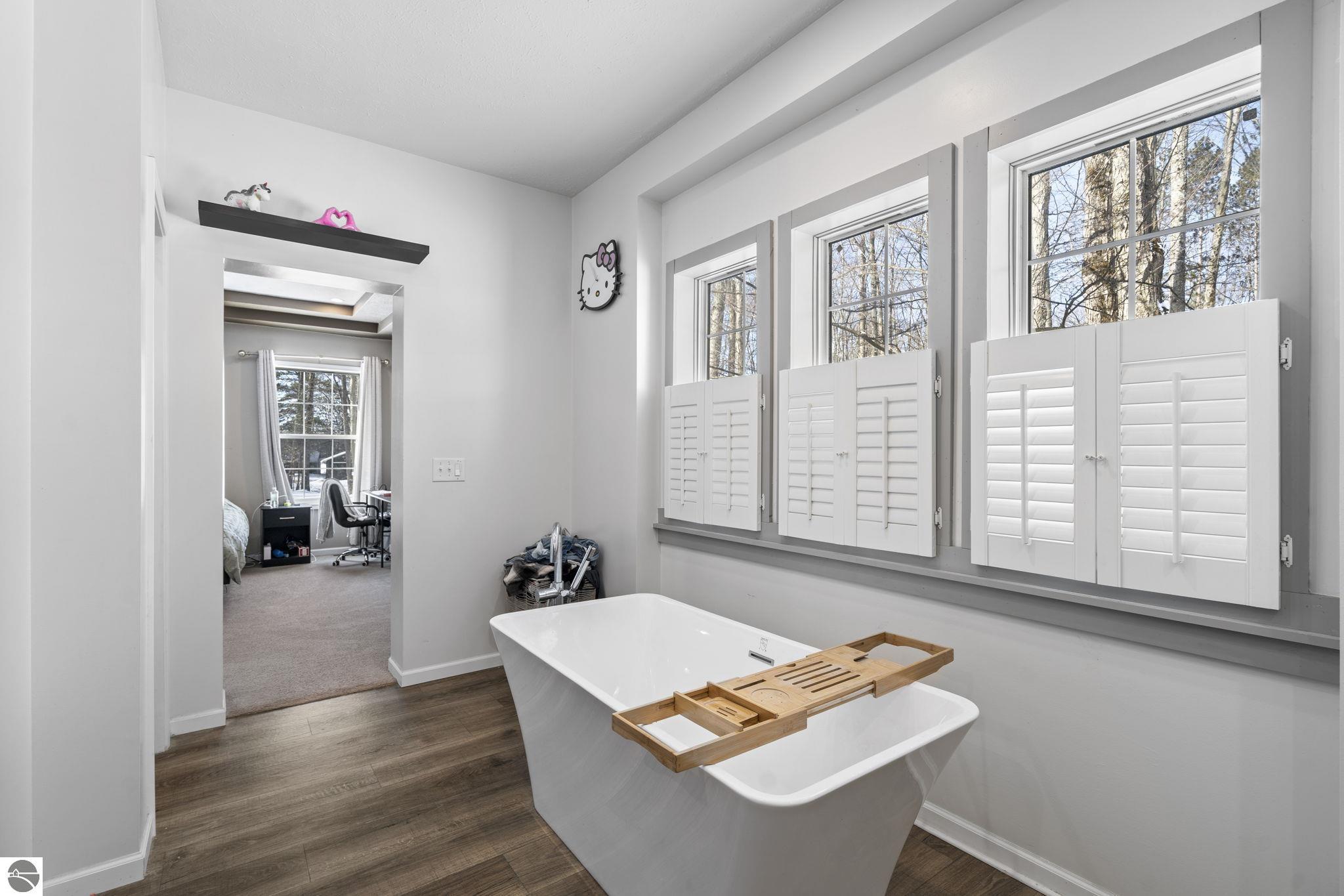 1111 SE East Lake Drive