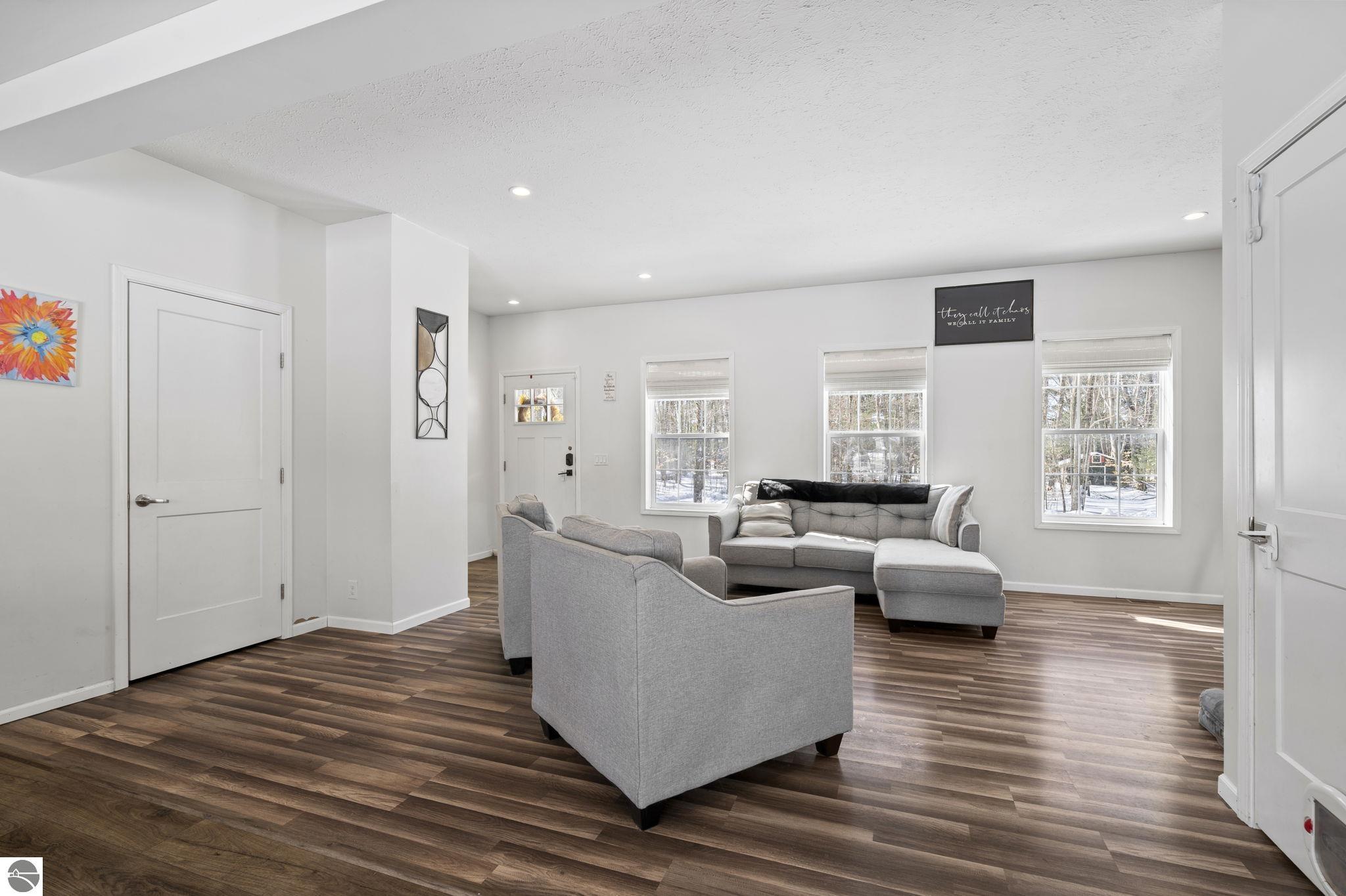 1111 SE East Lake Drive