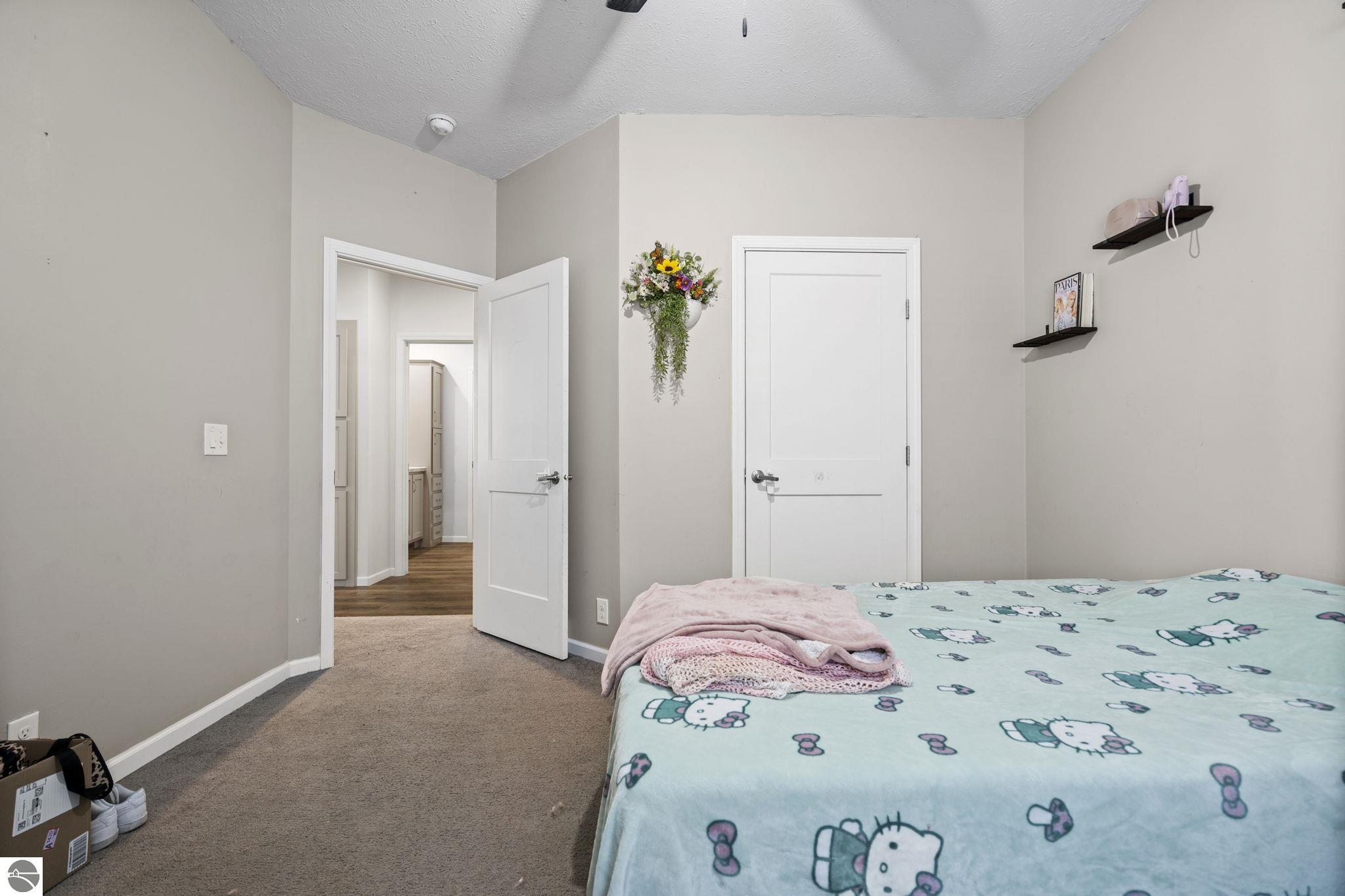 1111 SE East Lake Drive