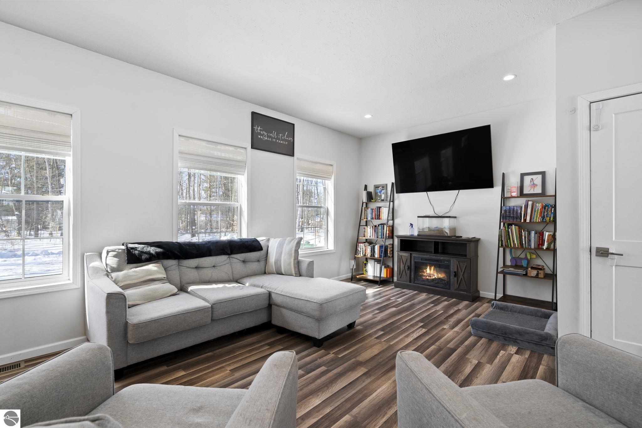 1111 SE East Lake Drive