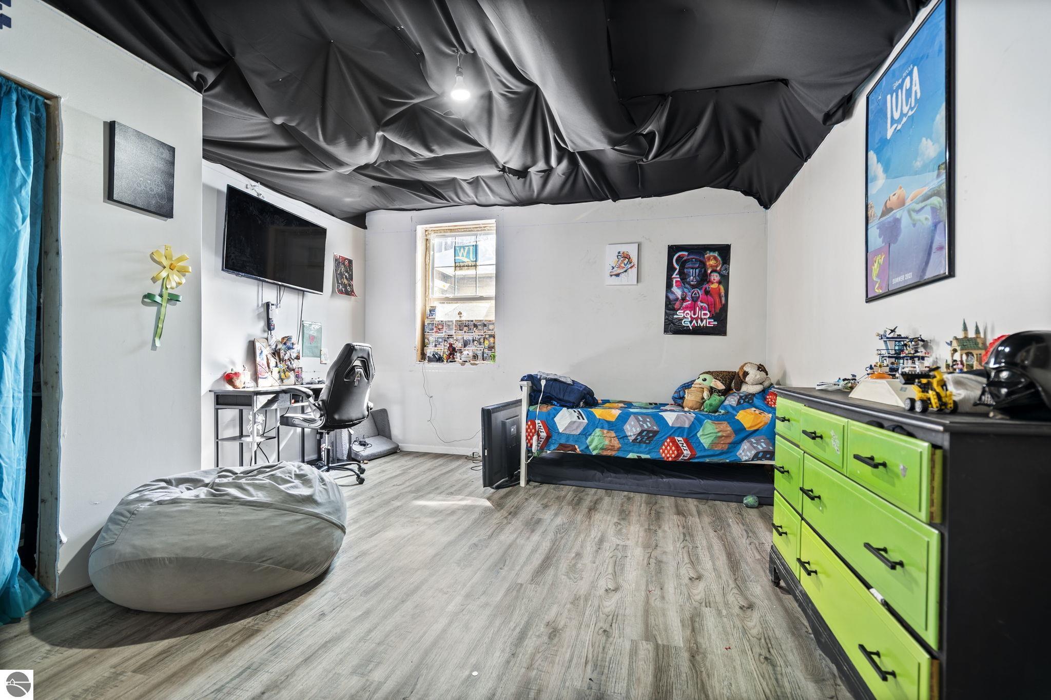 1111 SE East Lake Drive