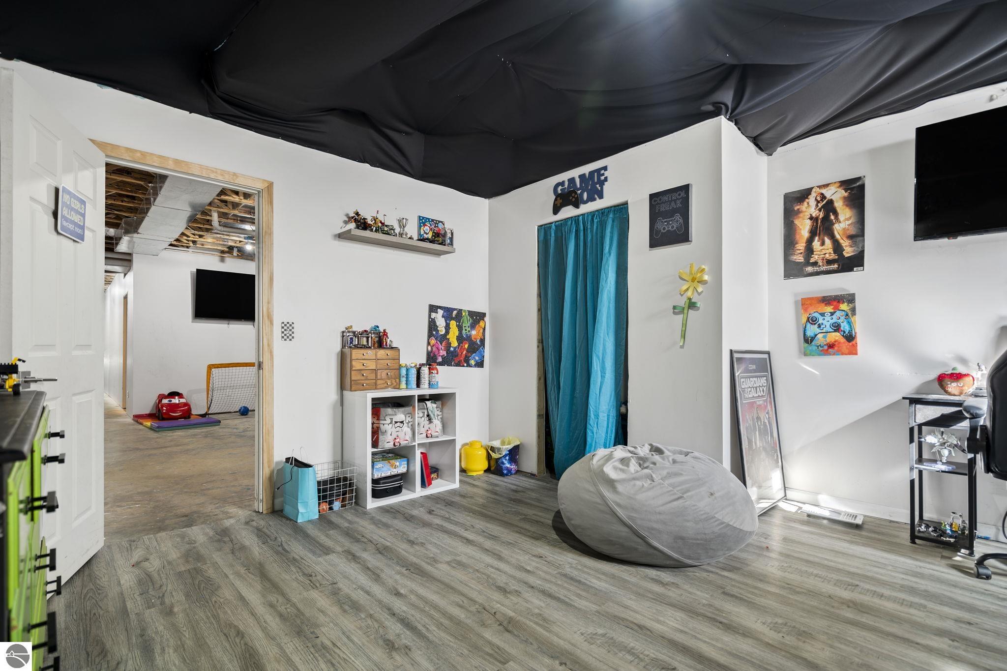 1111 SE East Lake Drive