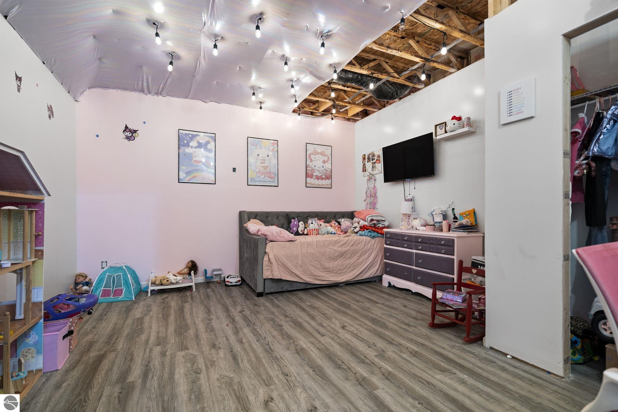 1111 SE East Lake Drive