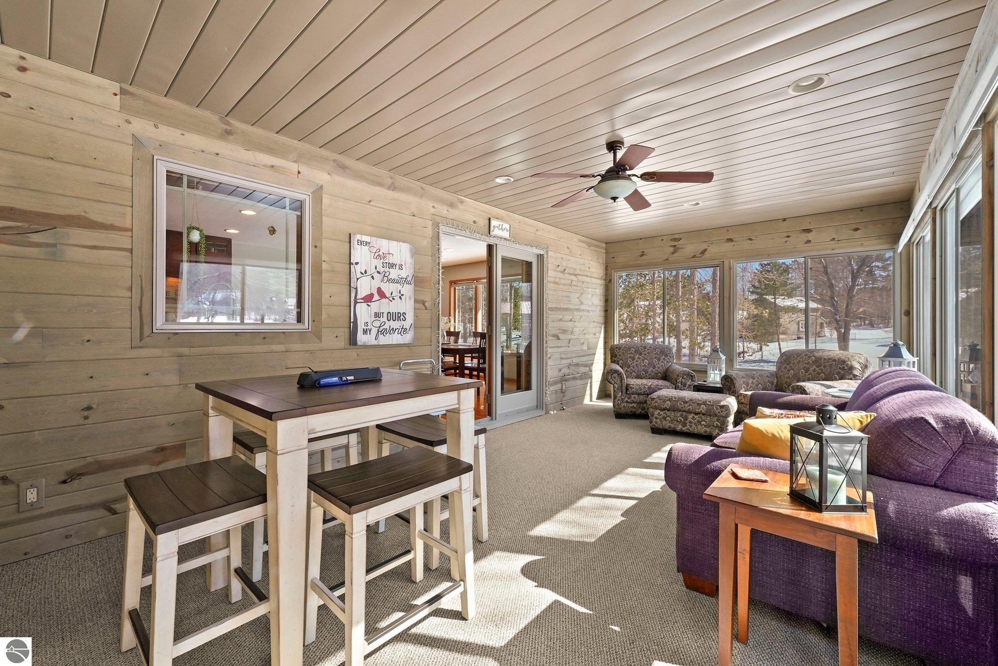 1546 Nightingale Lane