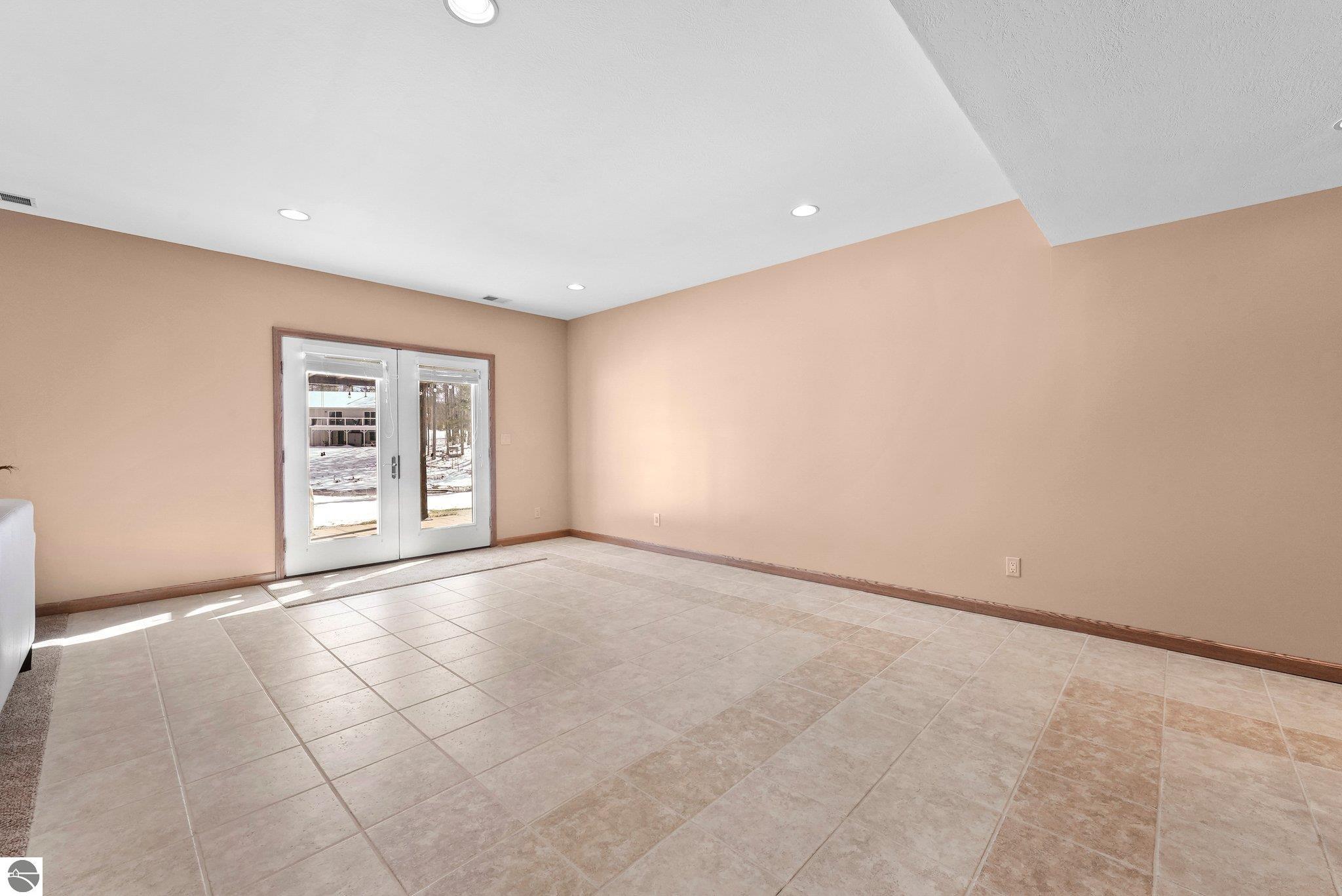 1546 Nightingale Lane