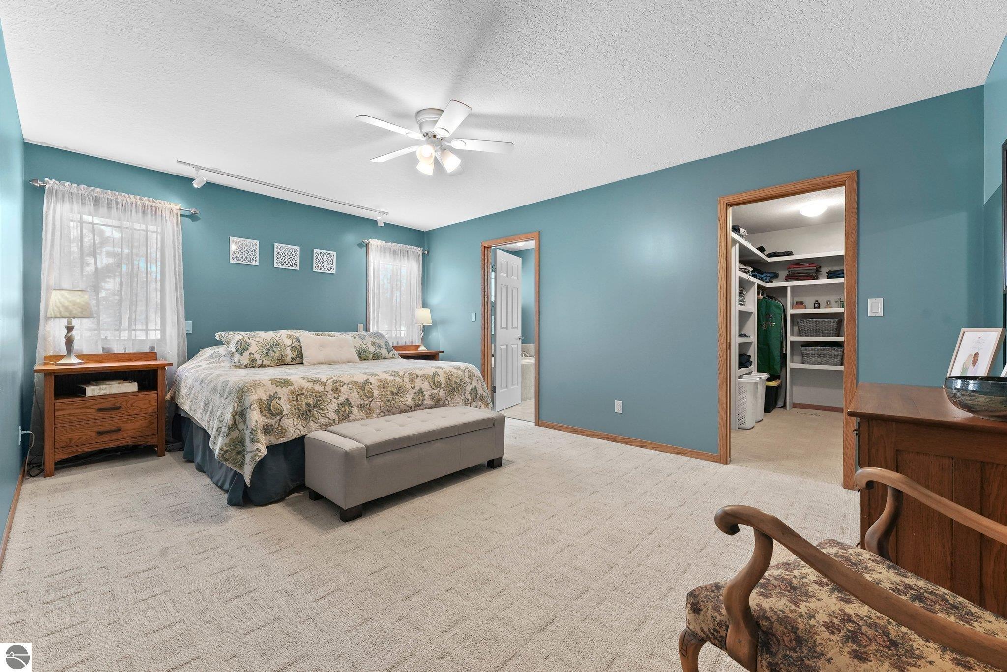 1546 Nightingale Lane