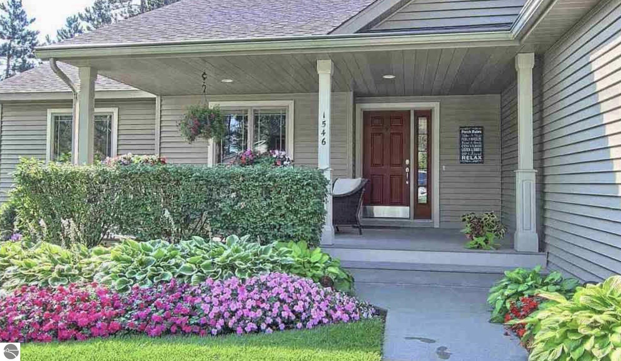 1546 Nightingale Lane