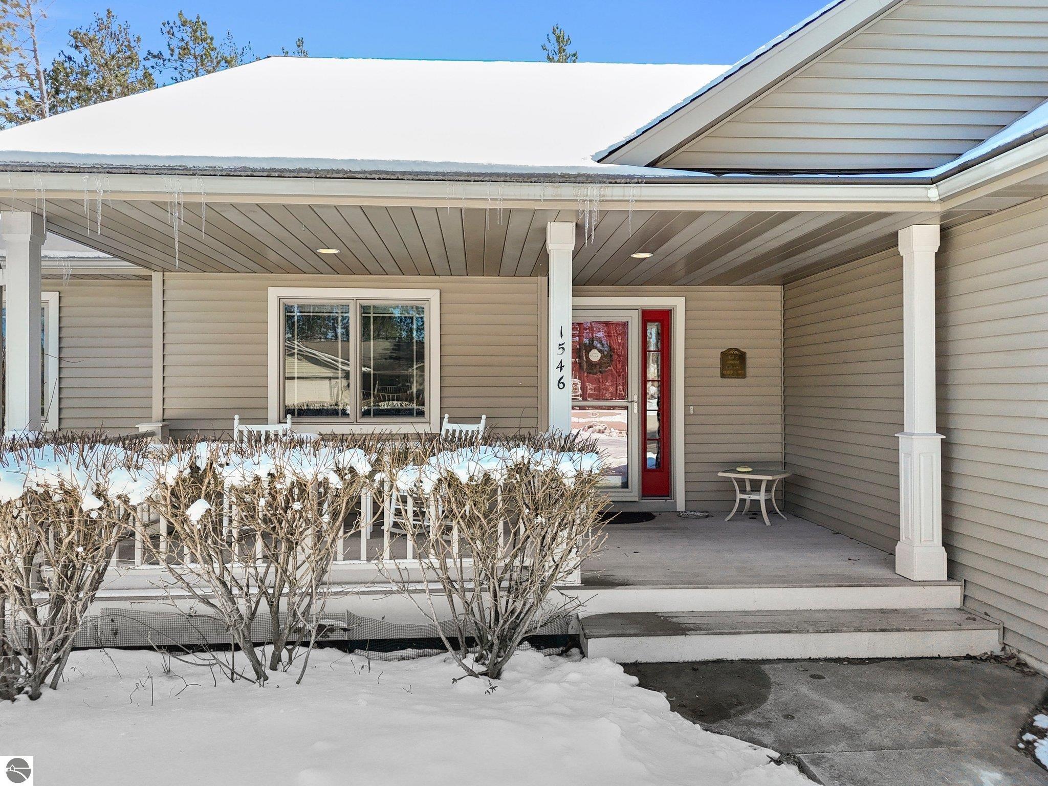 1546 Nightingale Lane