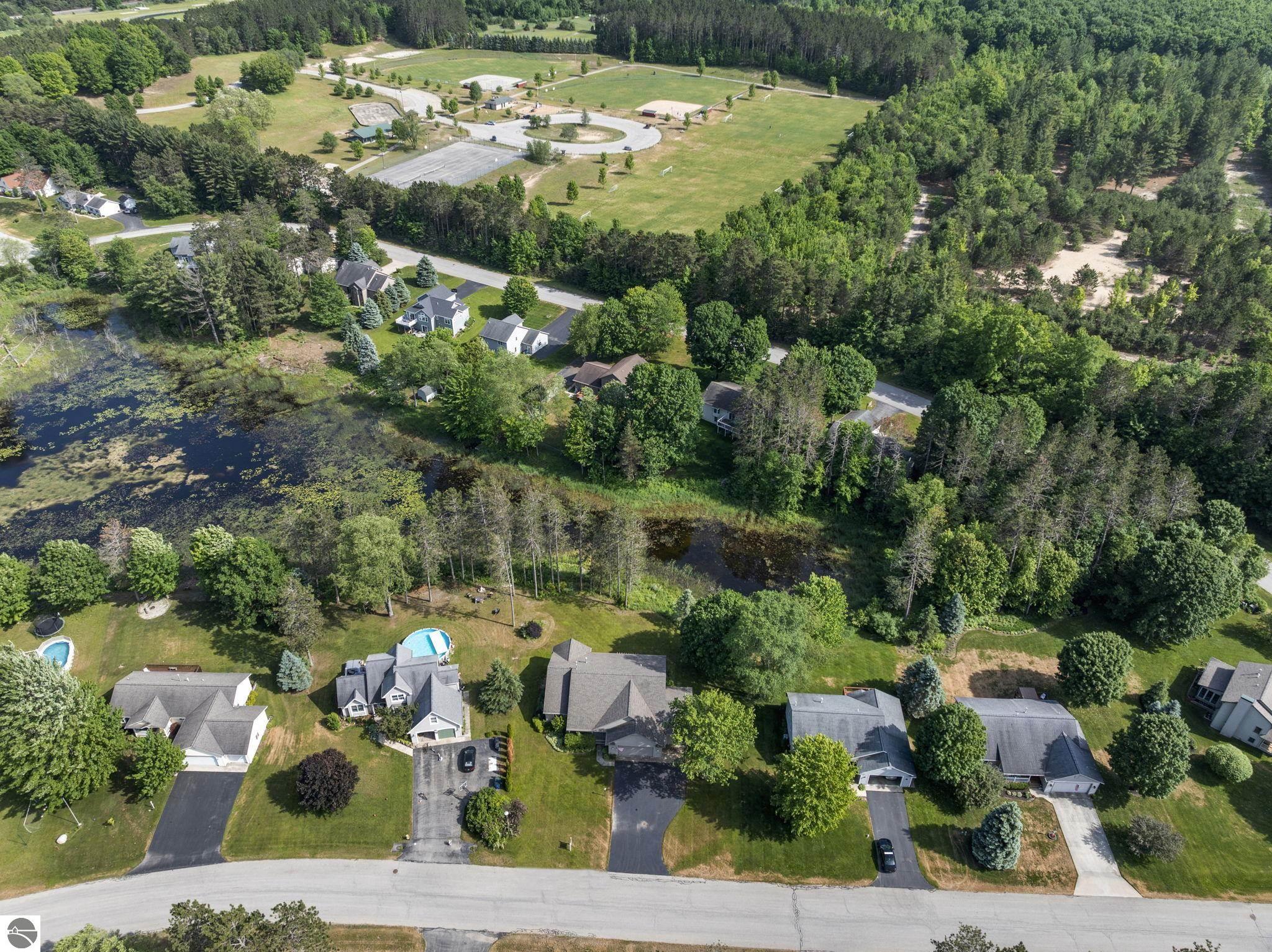 1546 Nightingale Lane