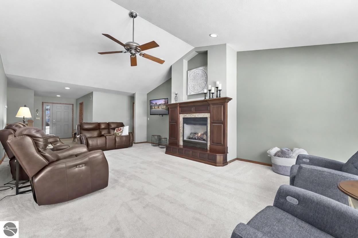 1546 Nightingale Lane