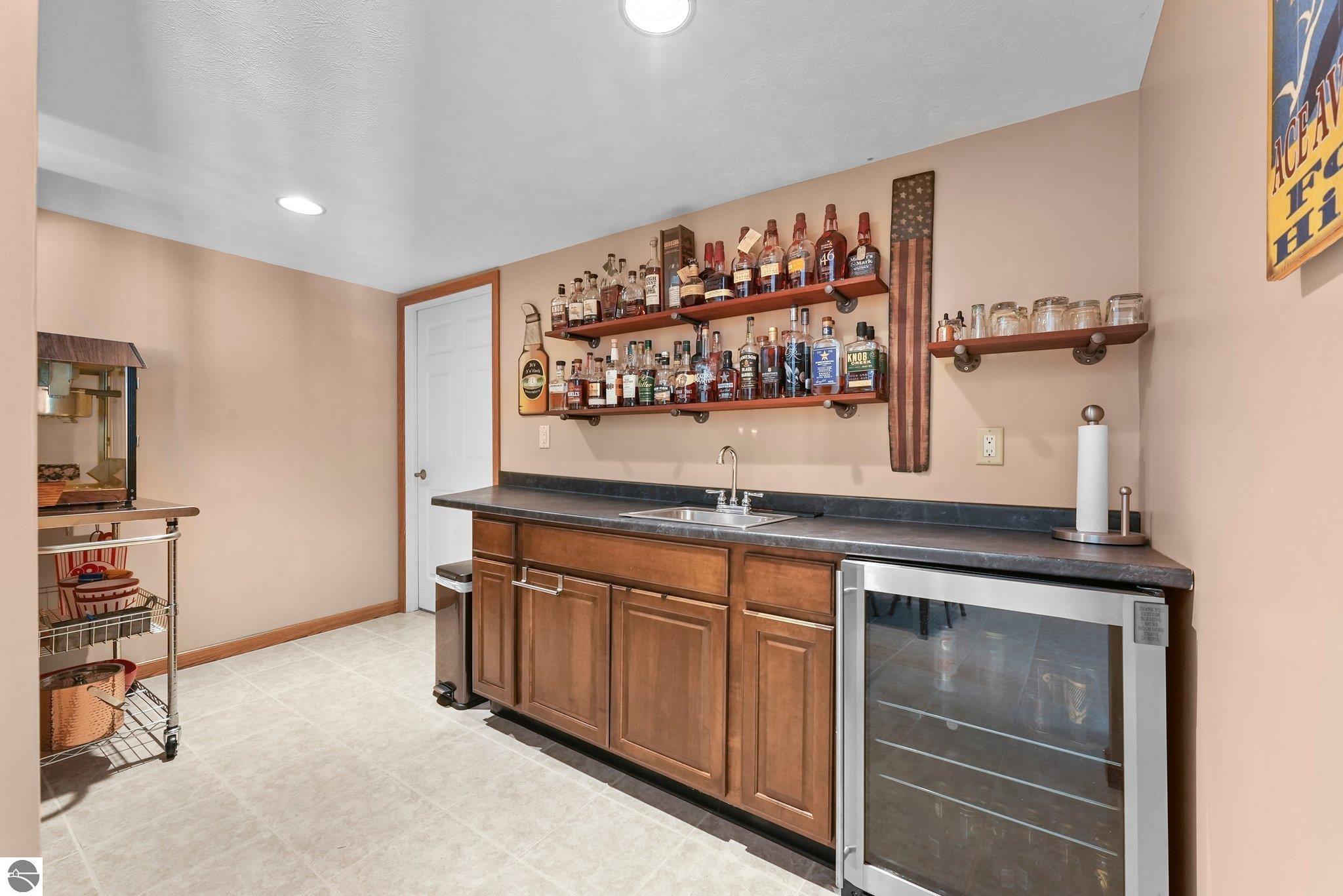 1546 Nightingale Lane