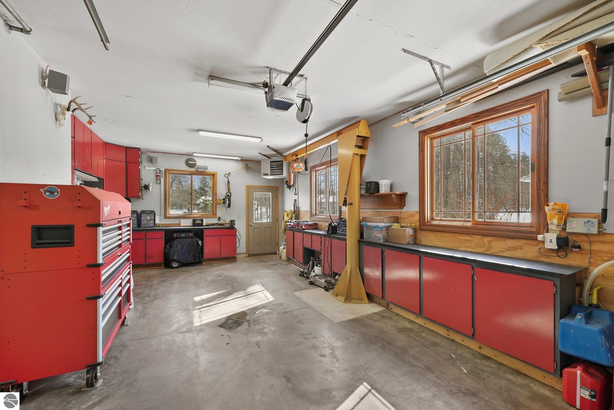 1546 Nightingale Lane