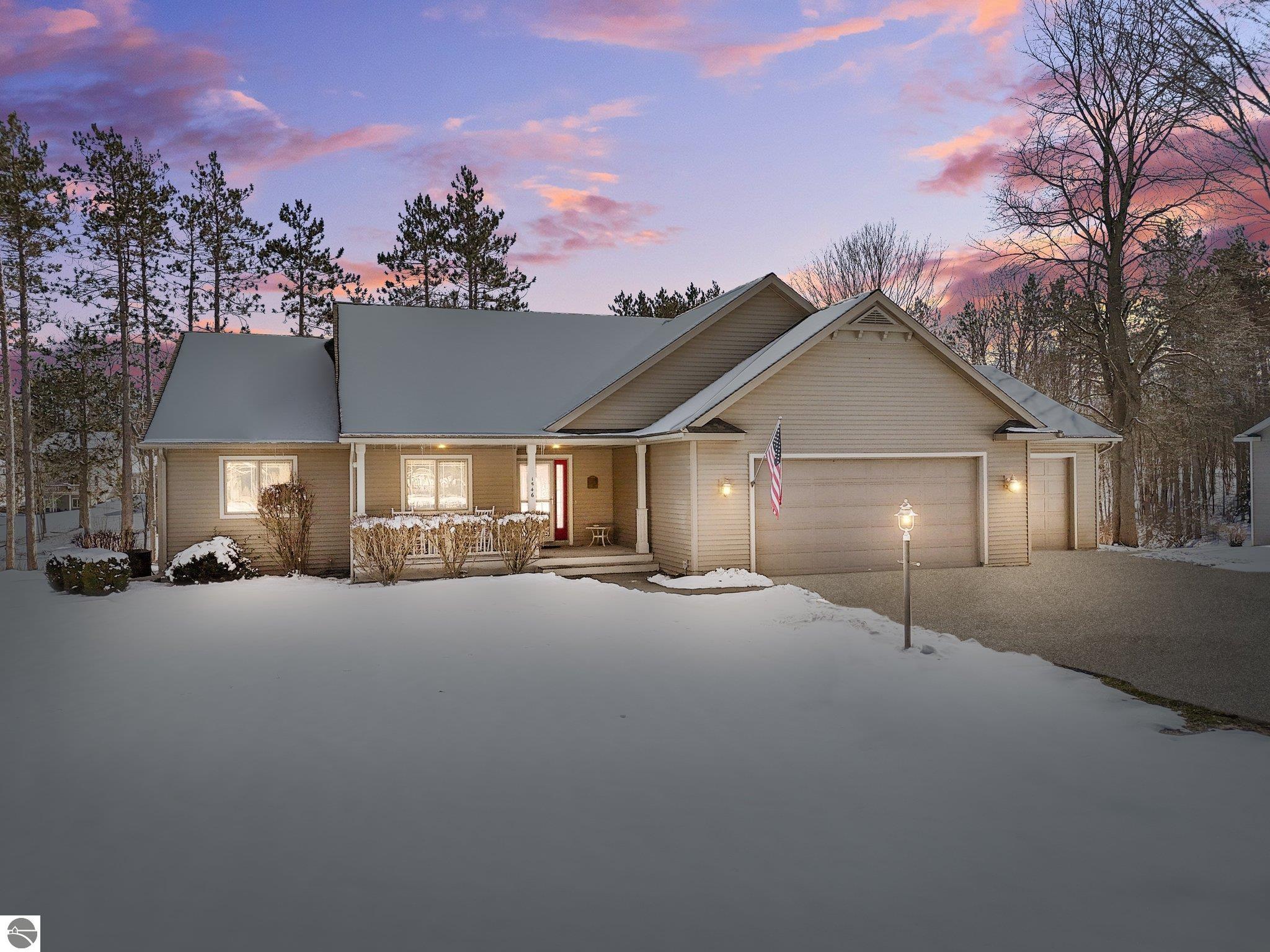 1546 Nightingale Lane