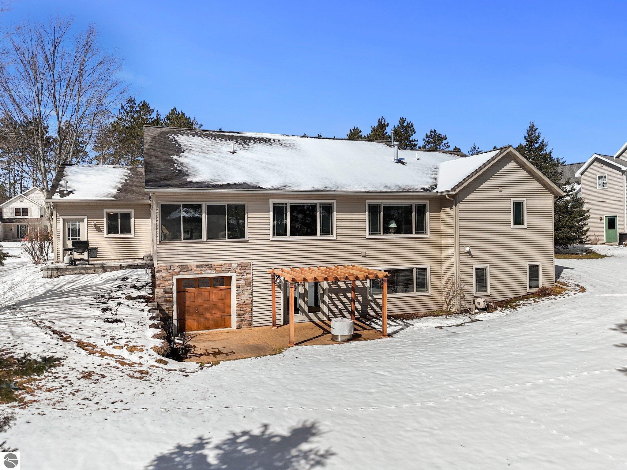 1546 Nightingale Lane