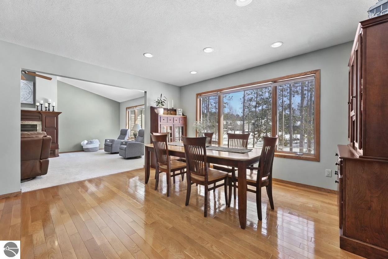 1546 Nightingale Lane