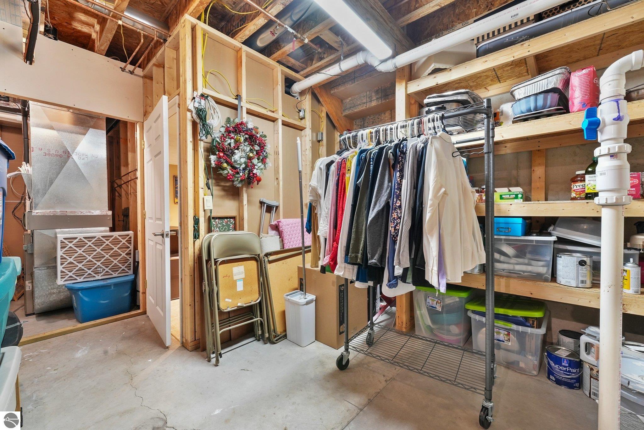 1546 Nightingale Lane