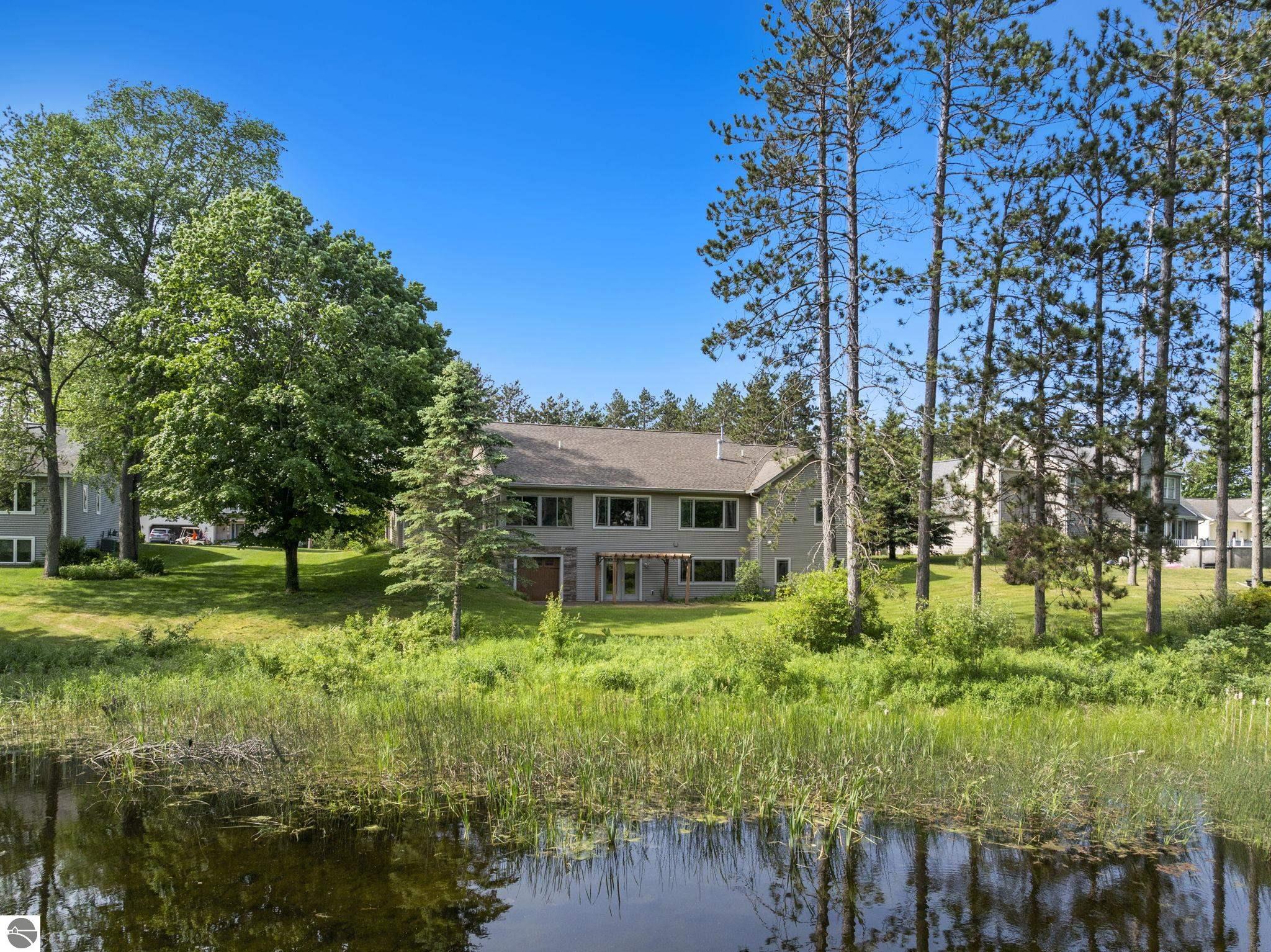 1546 Nightingale Lane