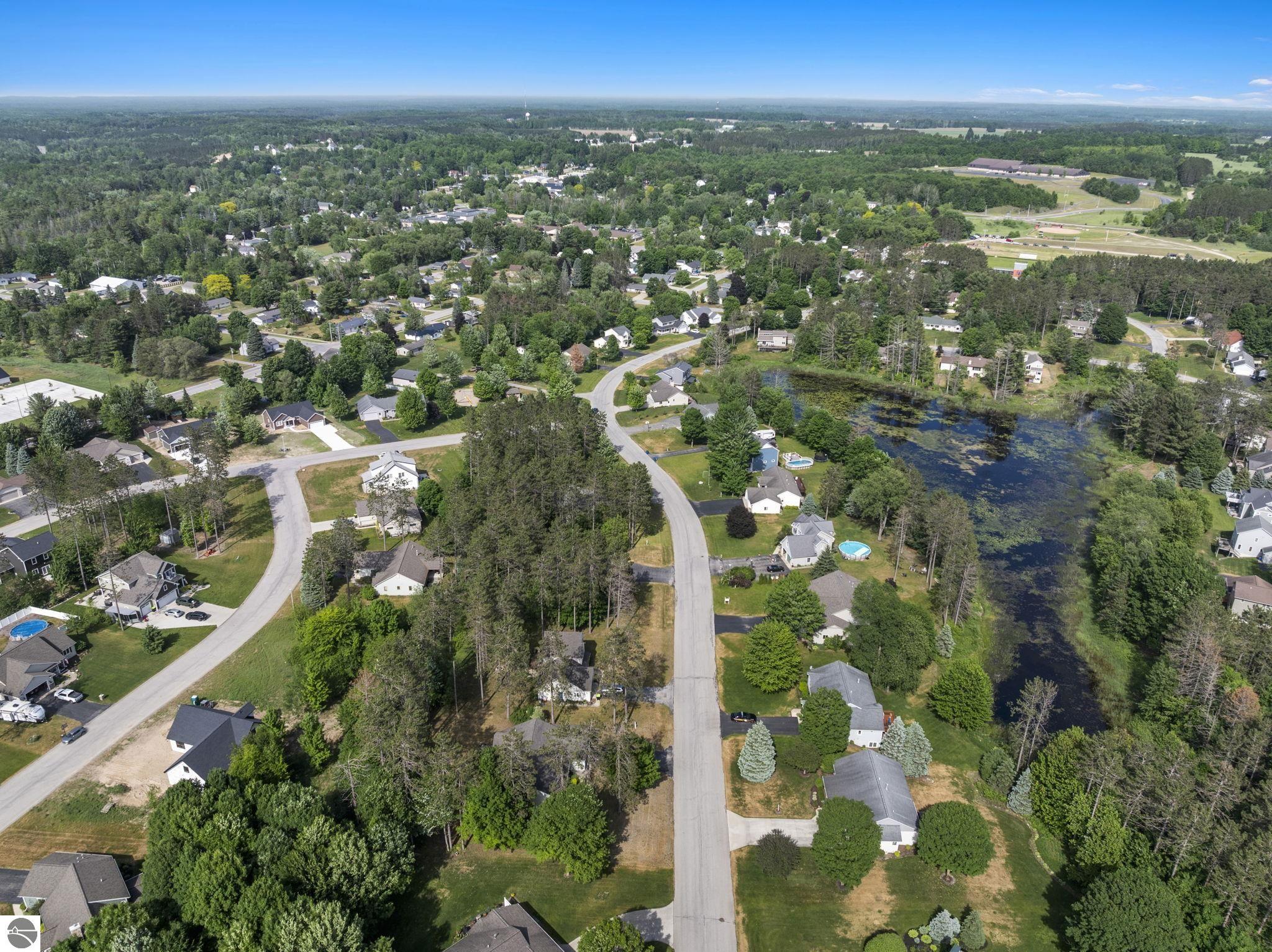 1546 Nightingale Lane
