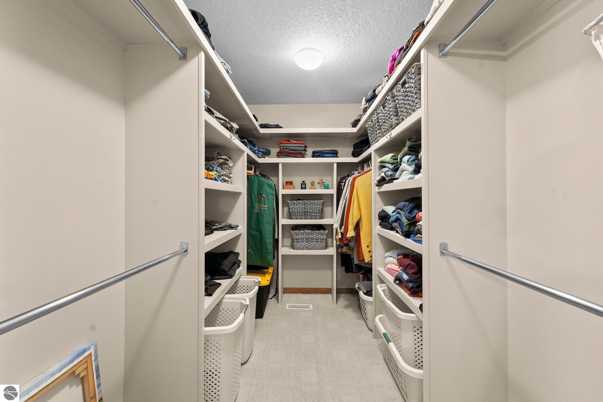 1546 Nightingale Lane