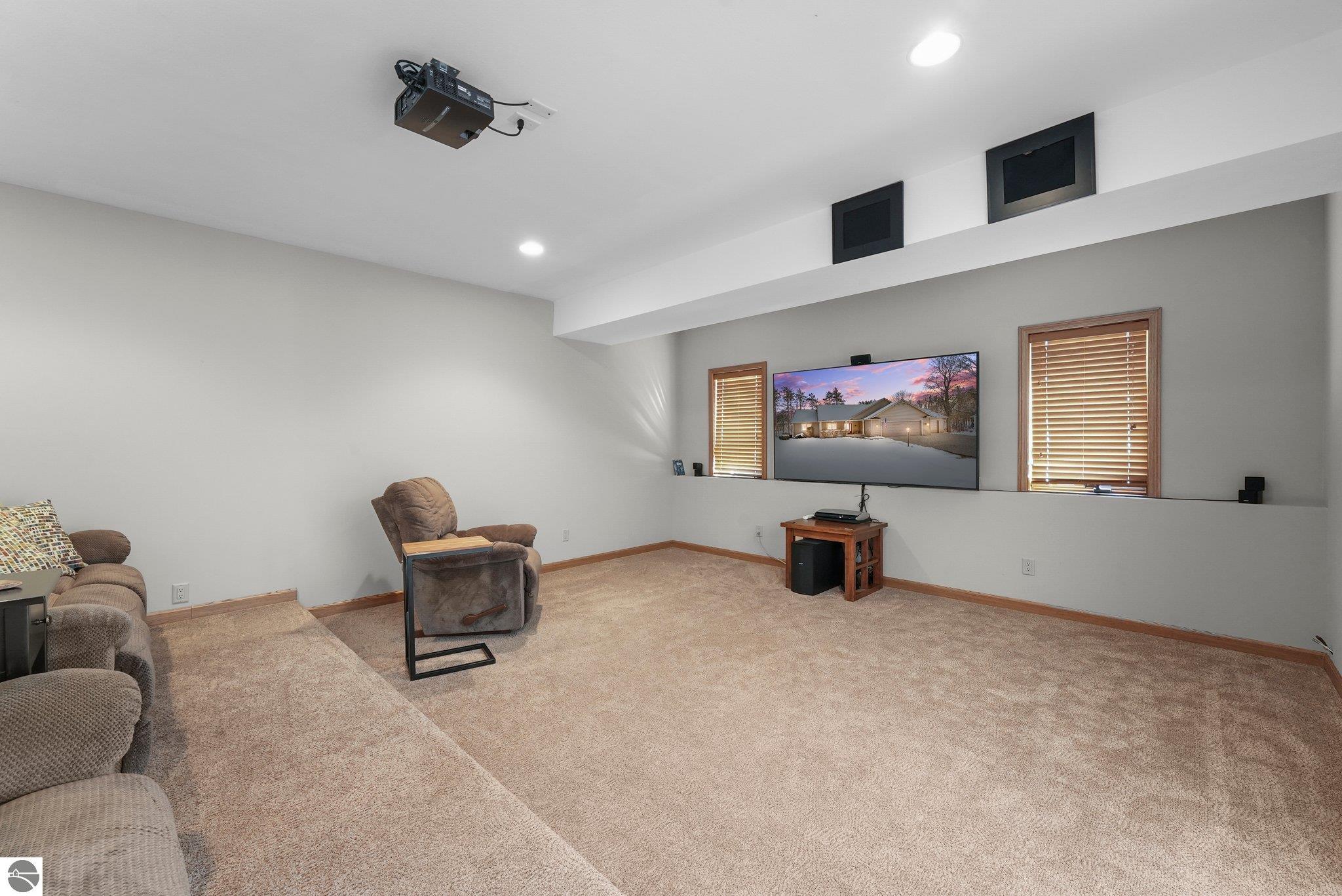 1546 Nightingale Lane