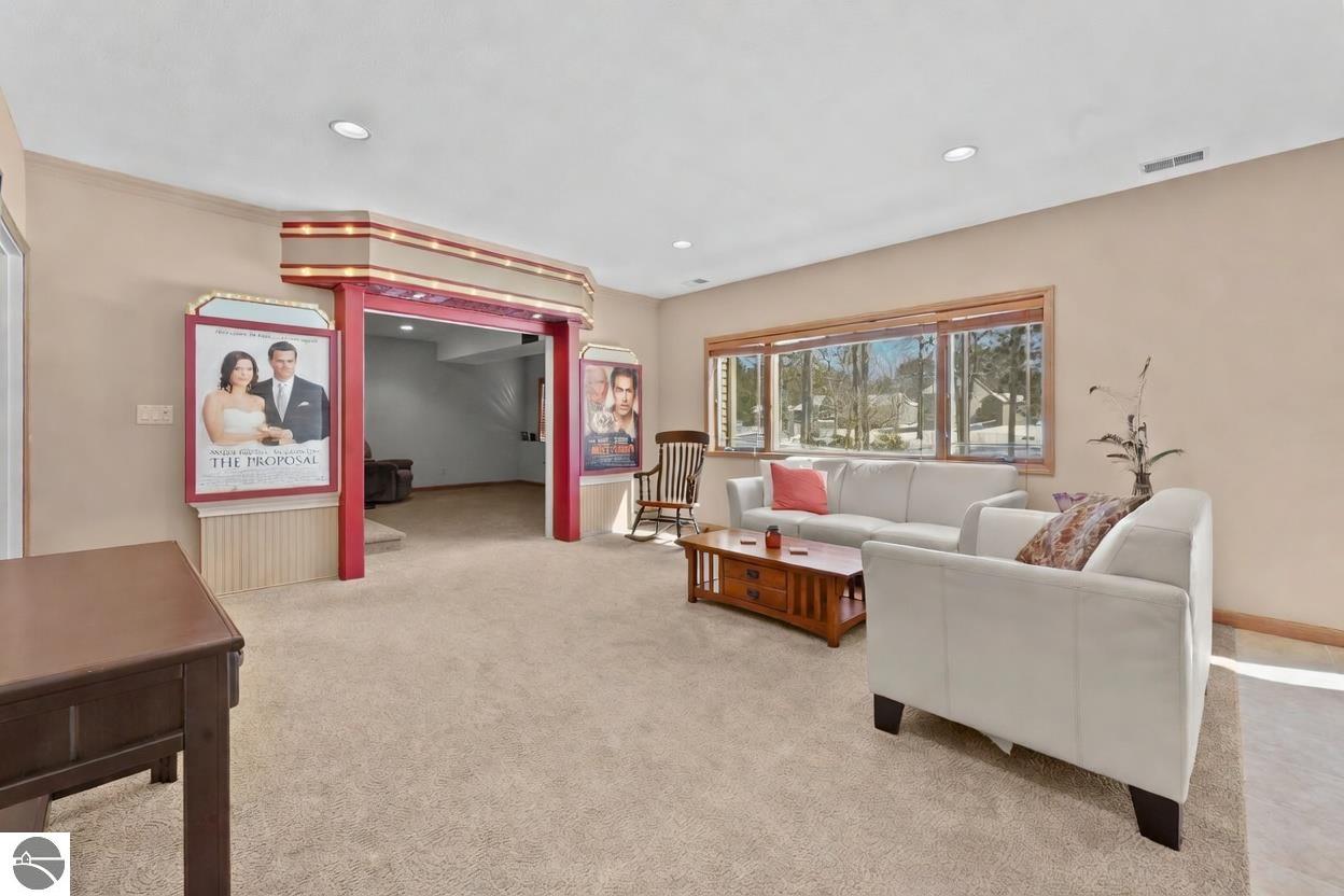 1546 Nightingale Lane