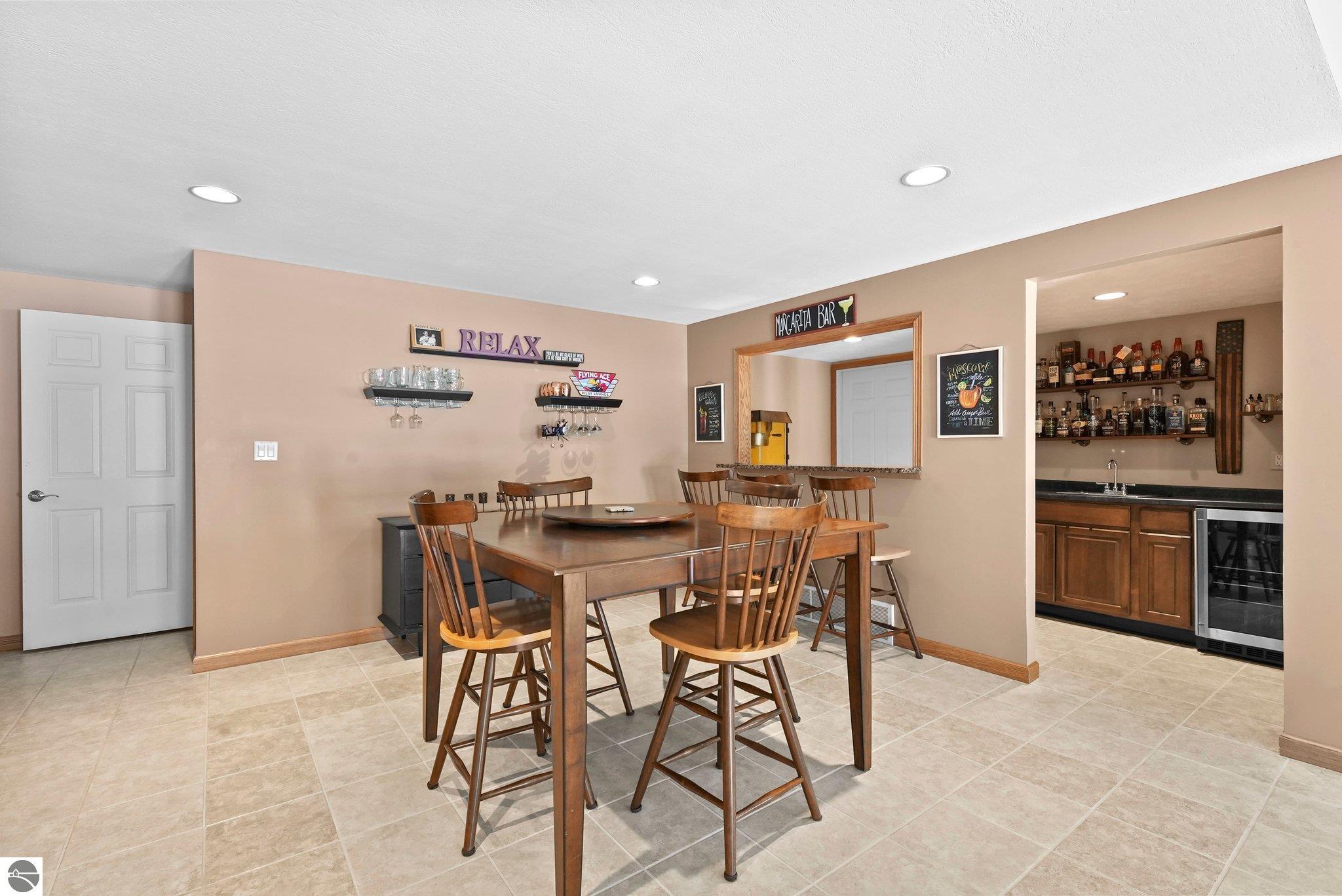 1546 Nightingale Lane