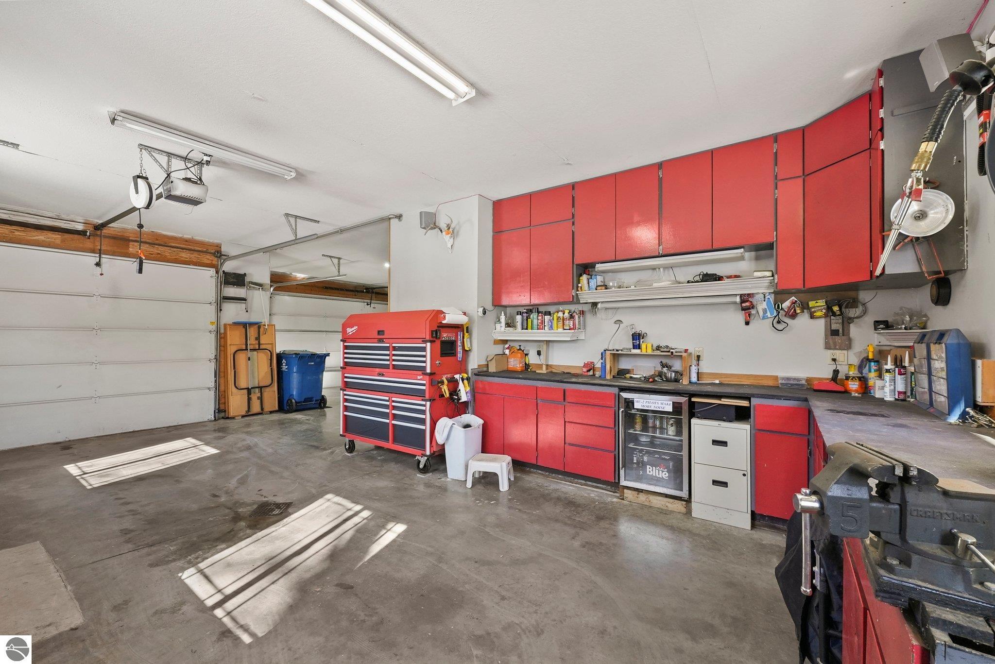 1546 Nightingale Lane