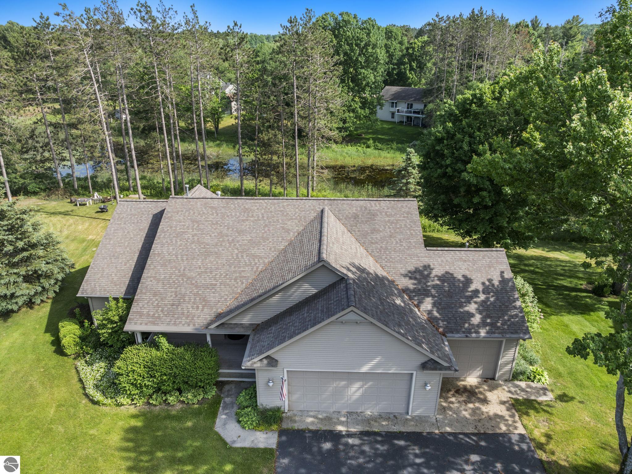 1546 Nightingale Lane