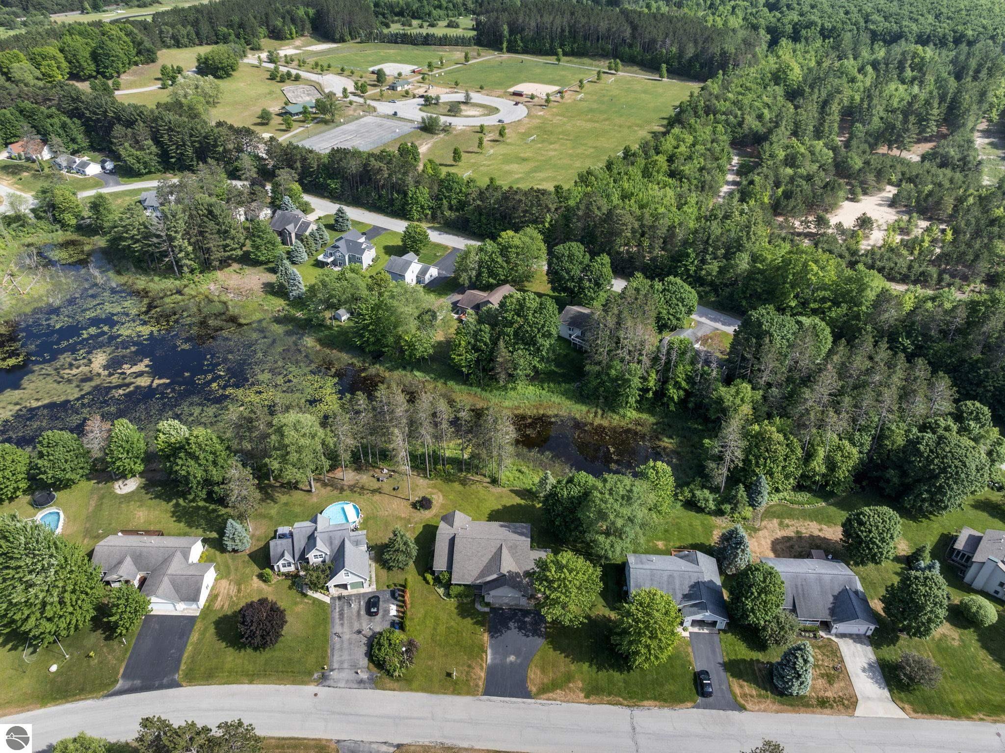 1546 Nightingale Lane