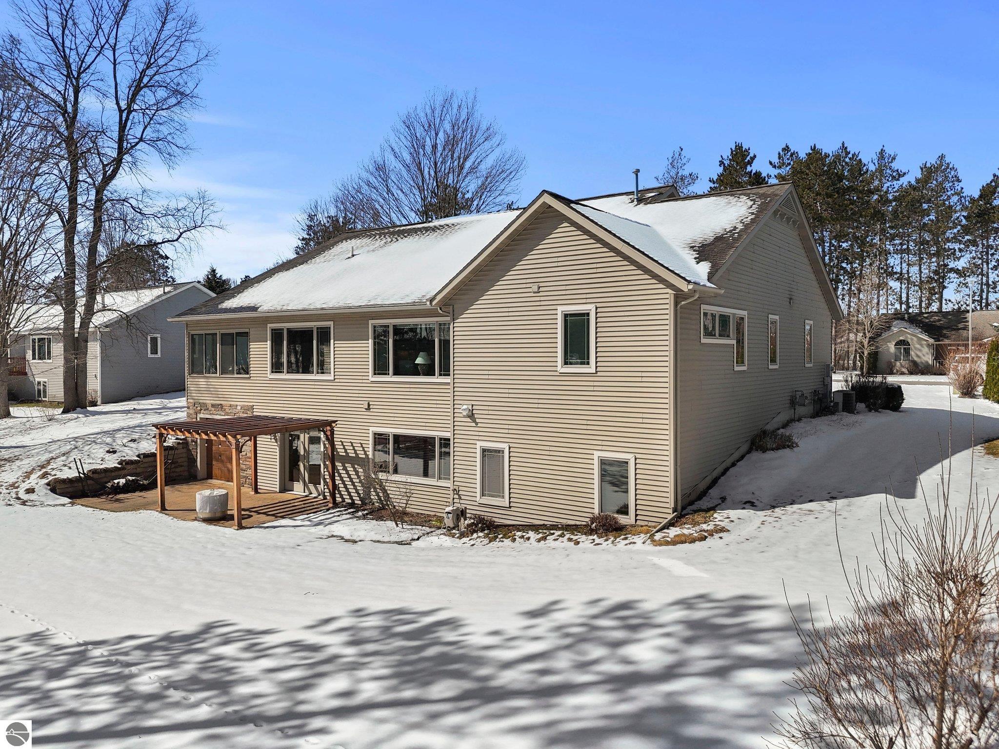 1546 Nightingale Lane