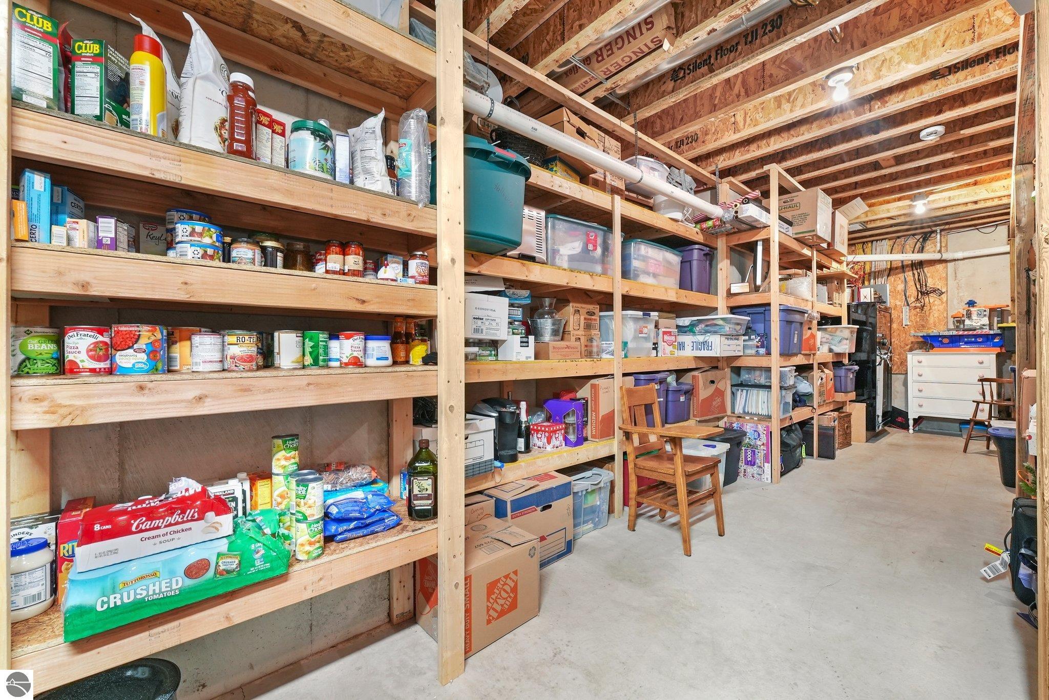 1546 Nightingale Lane