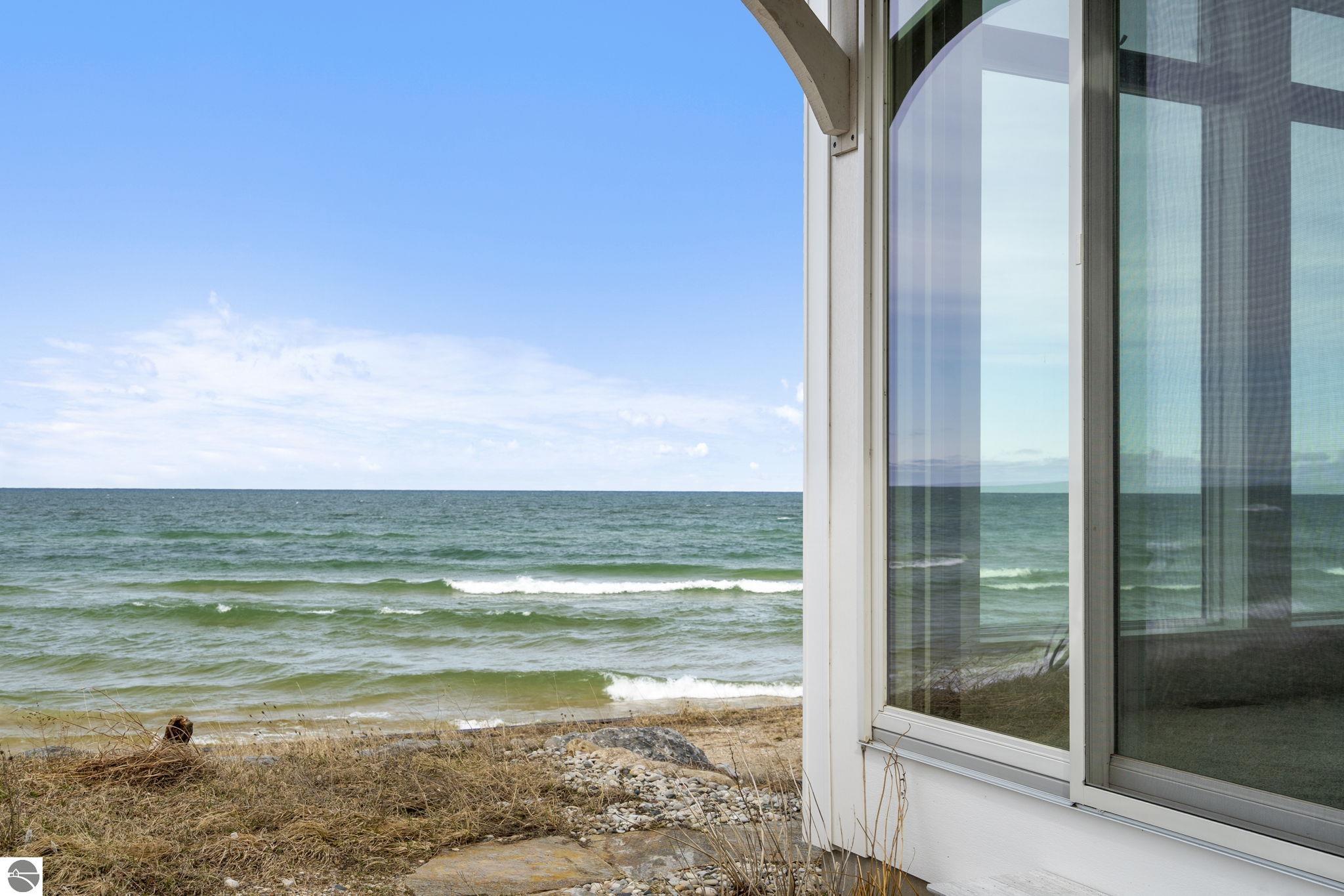 3126 Lake Shore Road