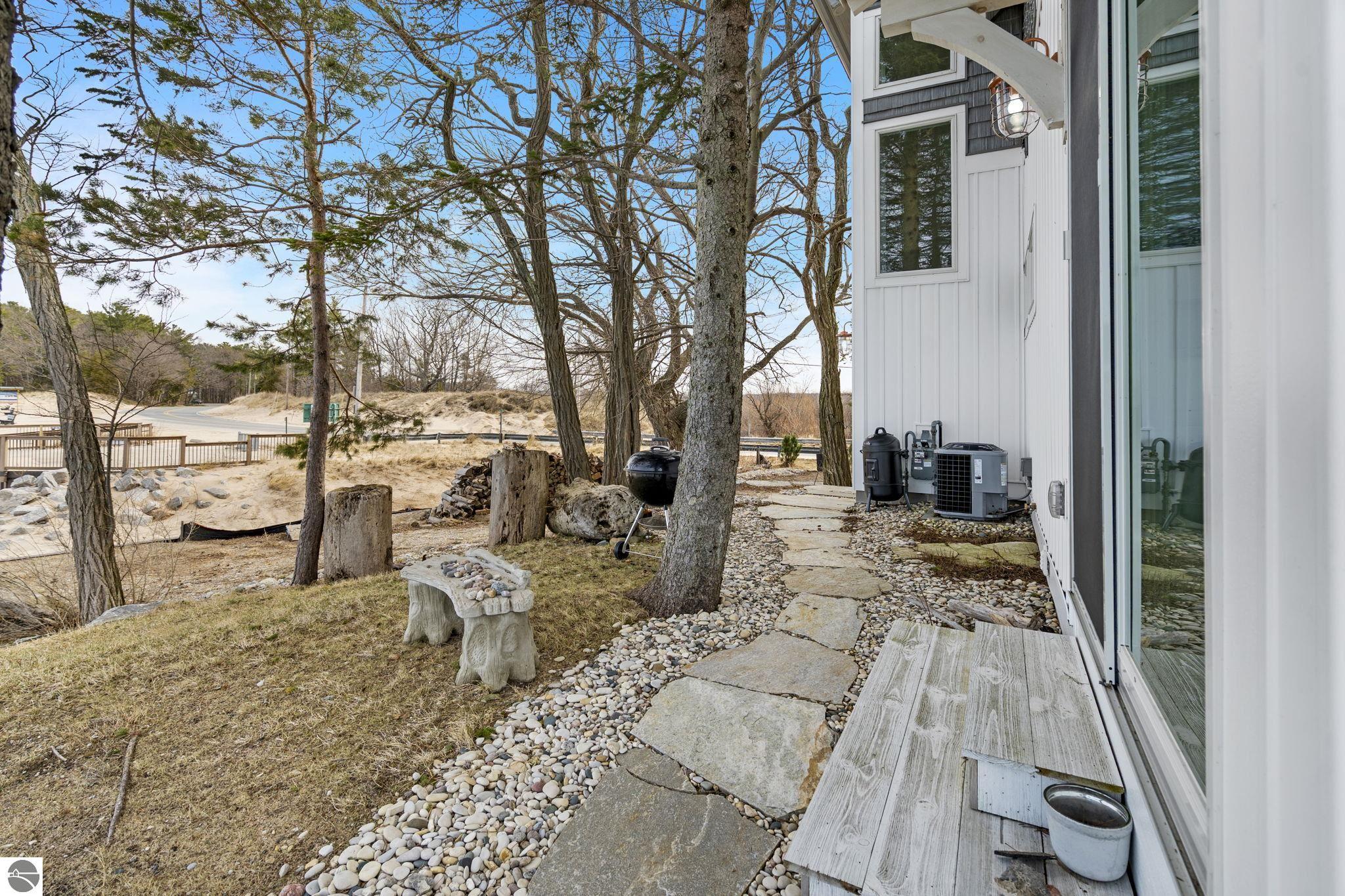 3126 Lake Shore Road