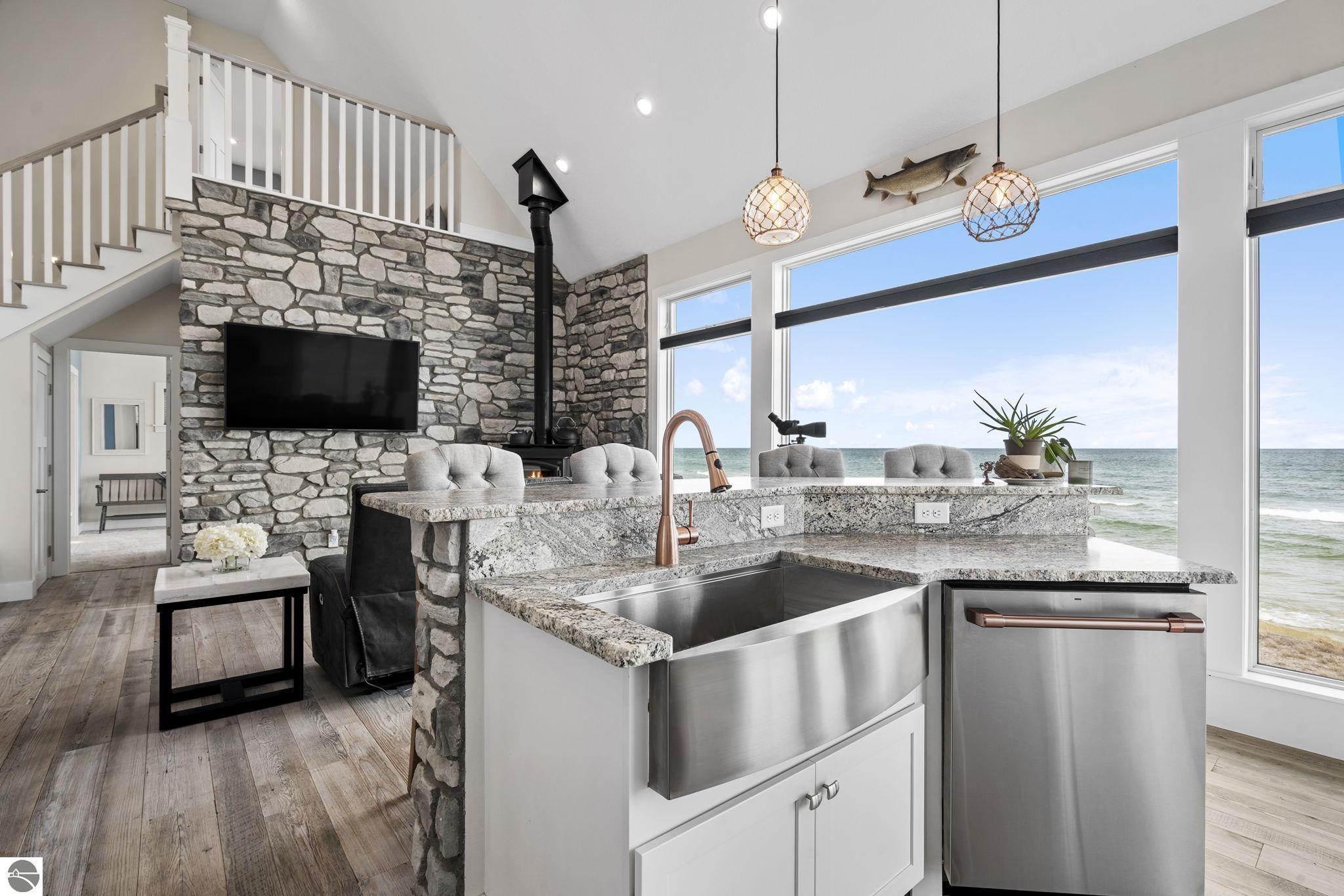 3126 Lake Shore Road