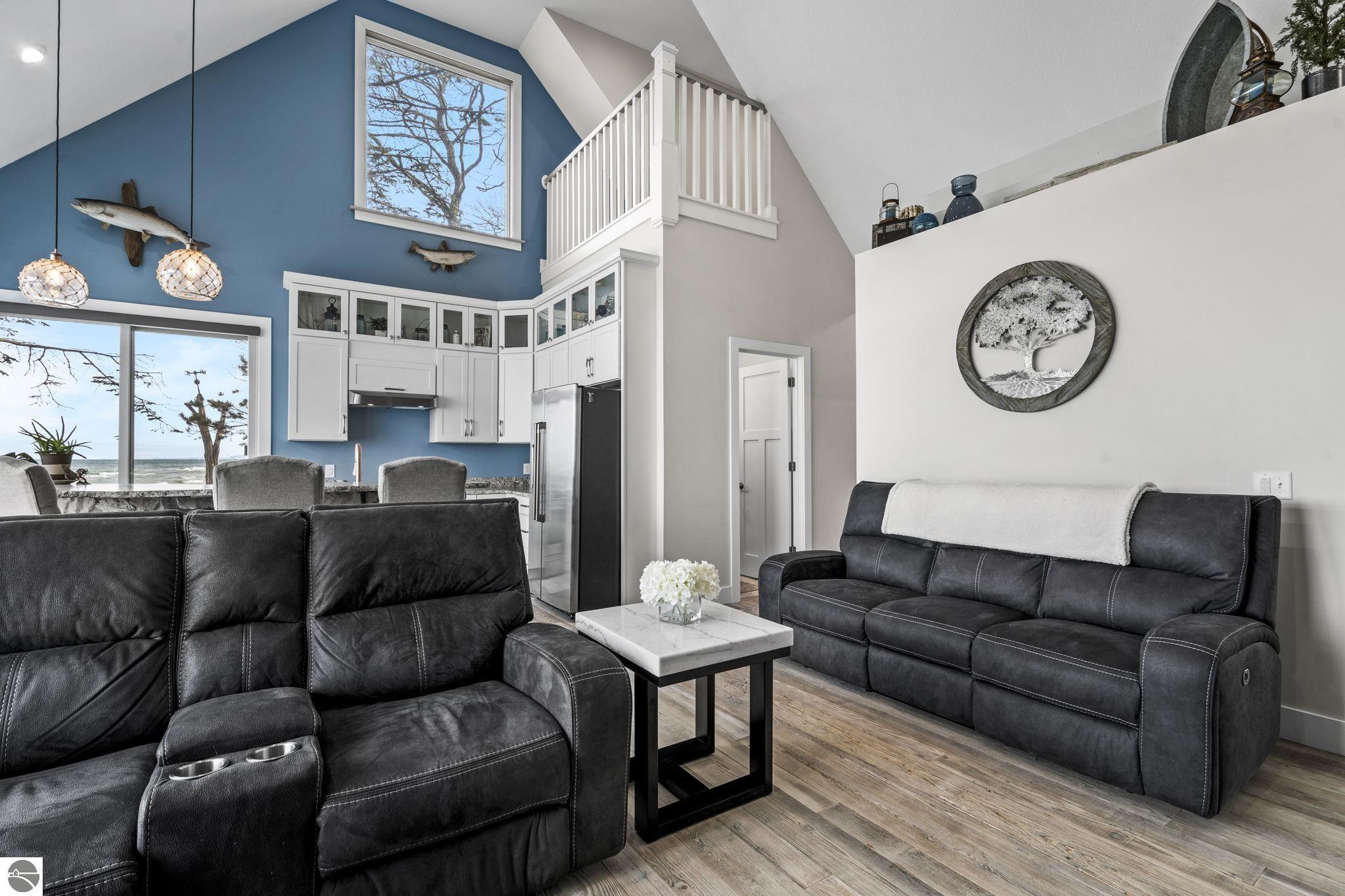 3126 Lake Shore Road