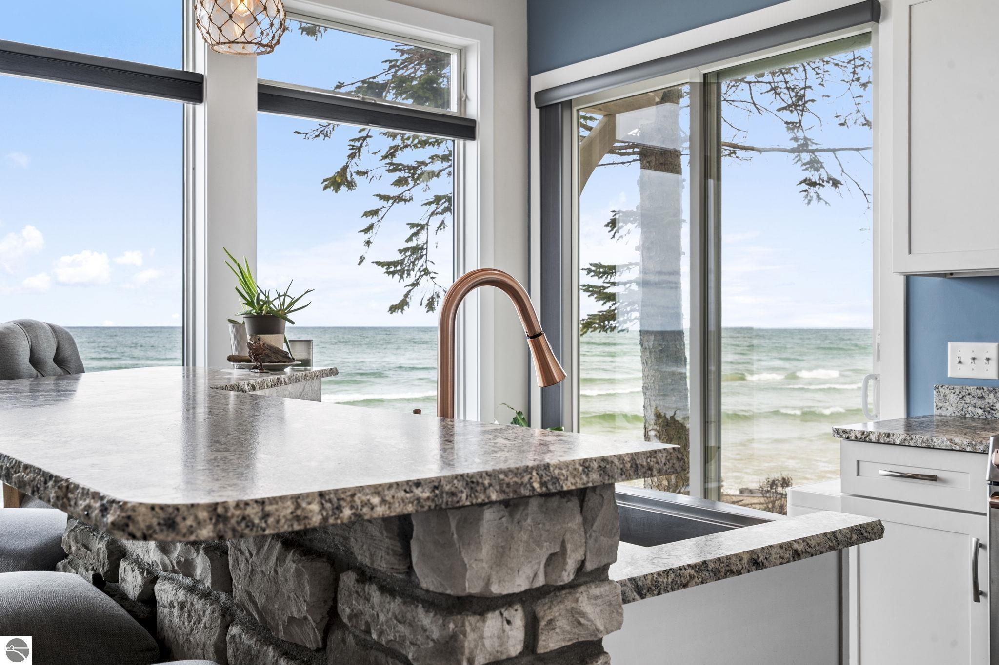 3126 Lake Shore Road