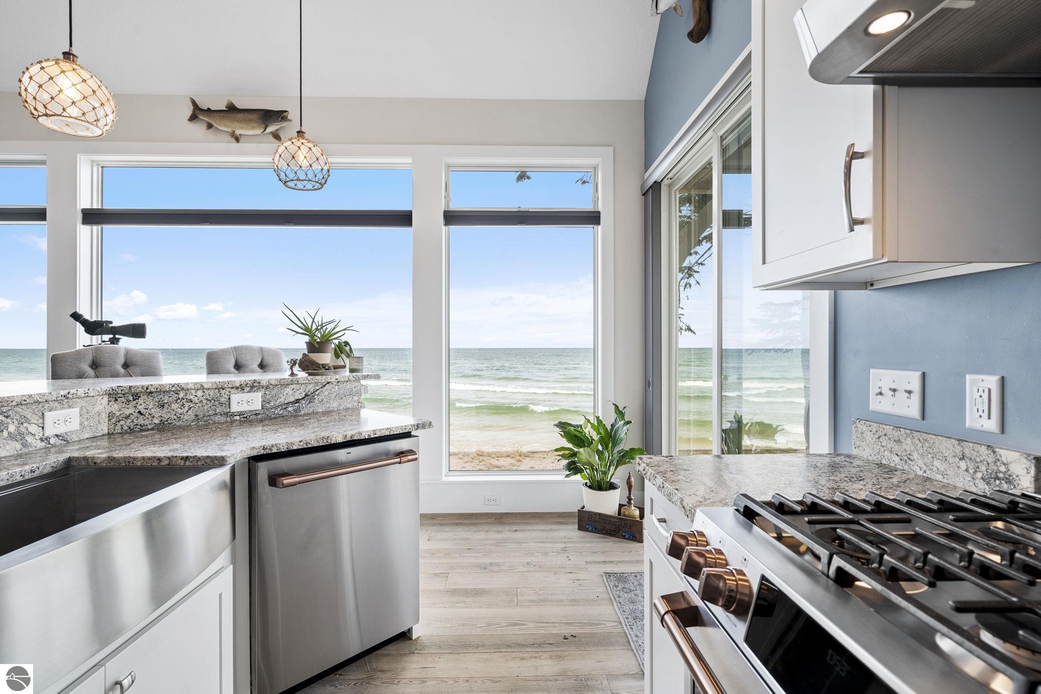 3126 Lake Shore Road