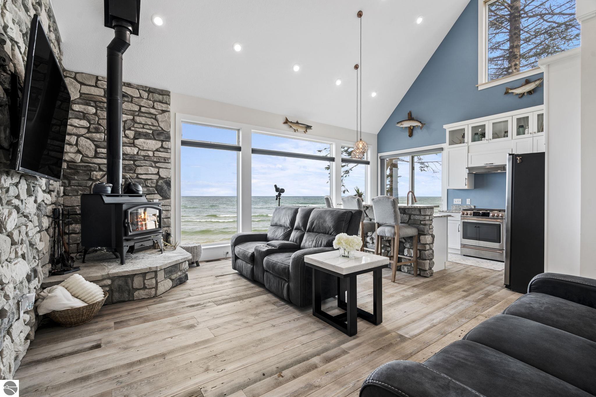 3126 Lake Shore Road