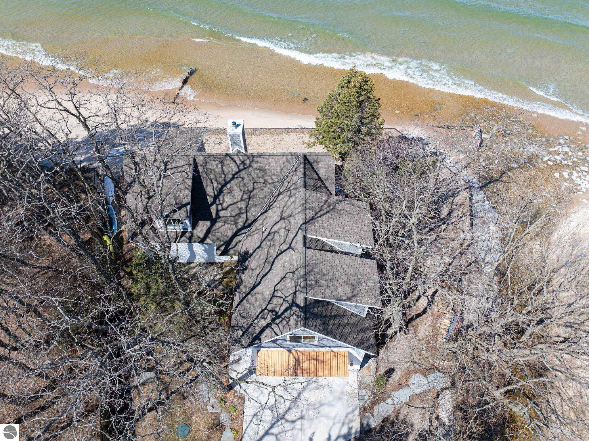 3126 Lake Shore Road