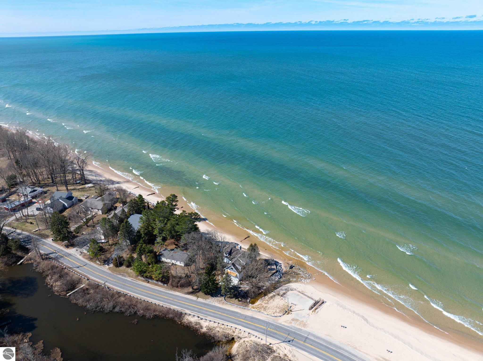 3126 Lake Shore Road