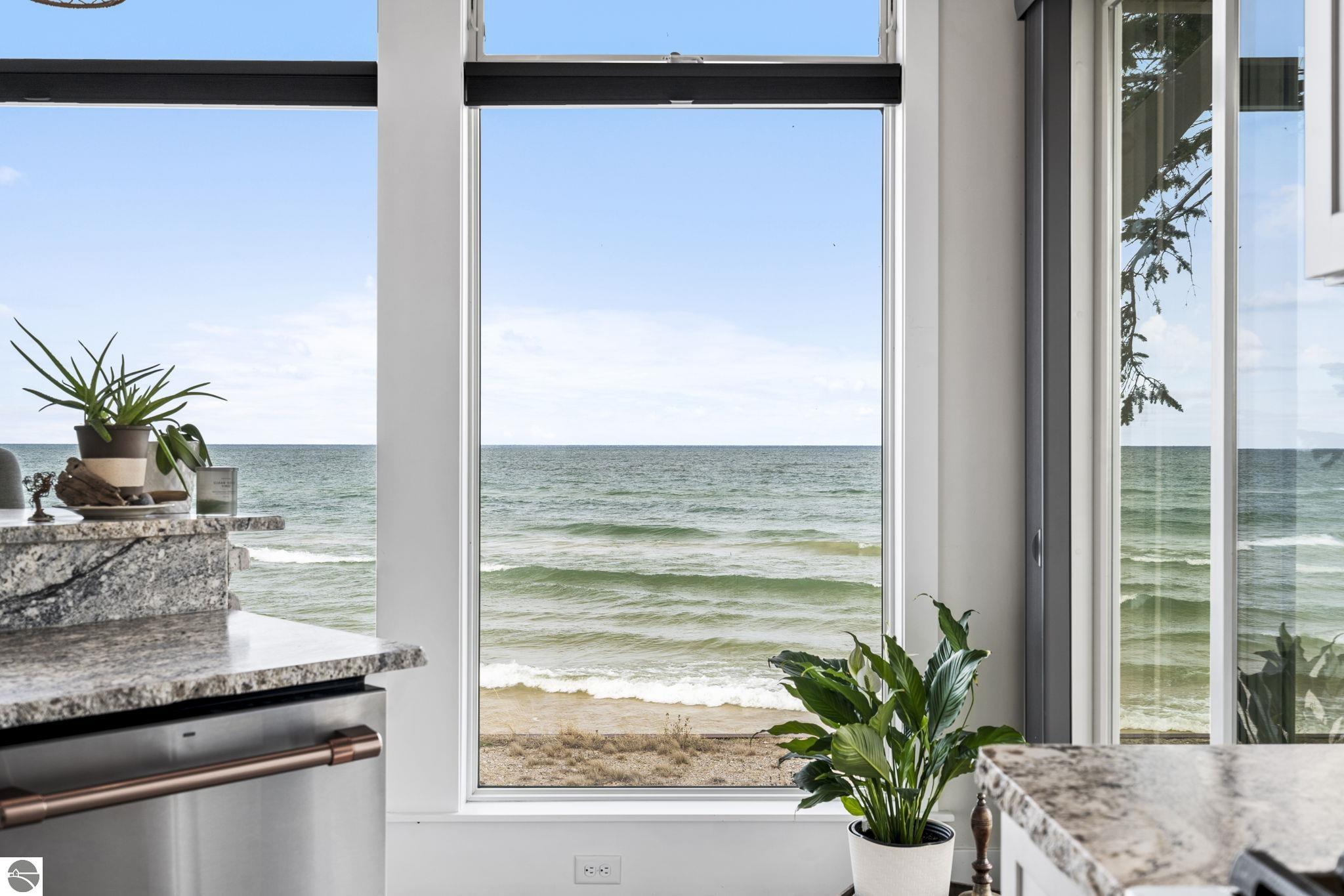 3126 Lake Shore Road