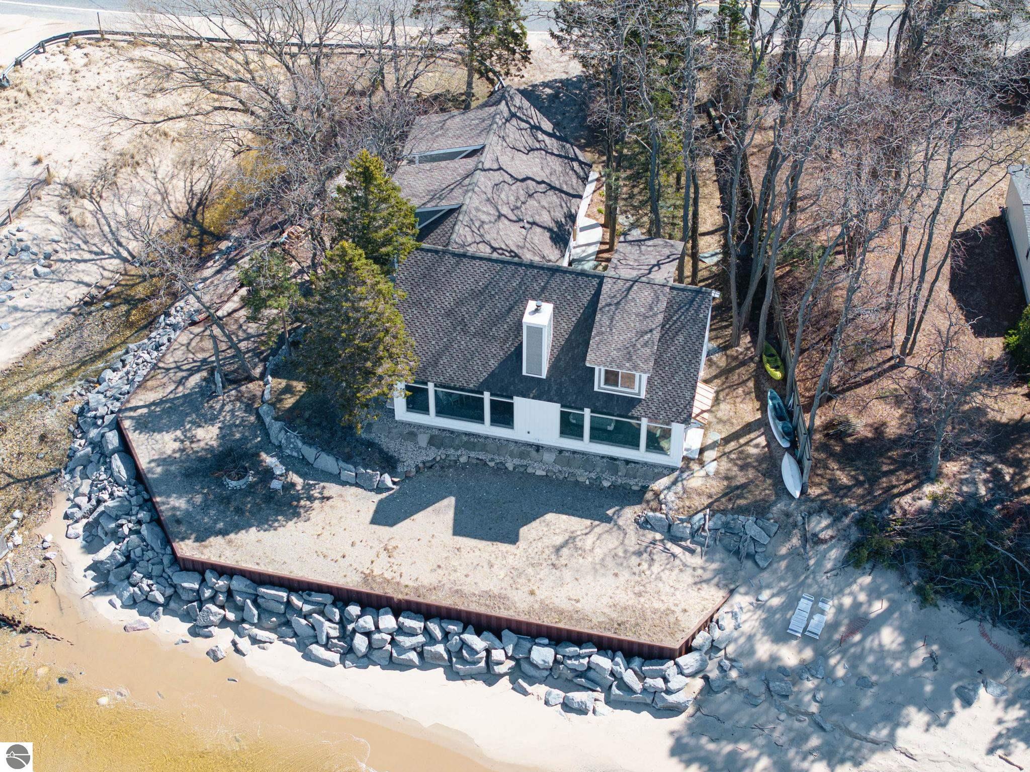 3126 Lake Shore Road