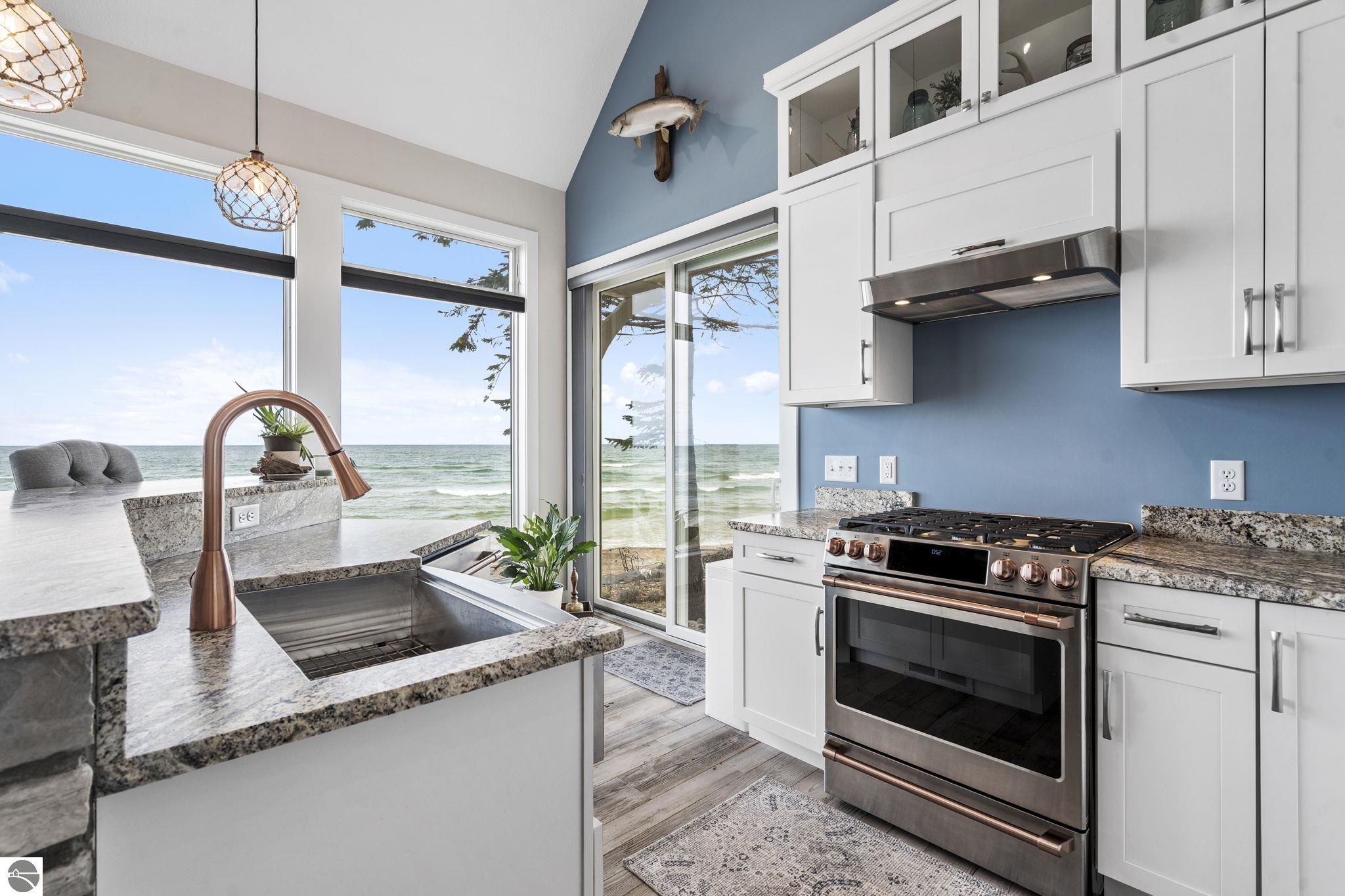 3126 Lake Shore Road